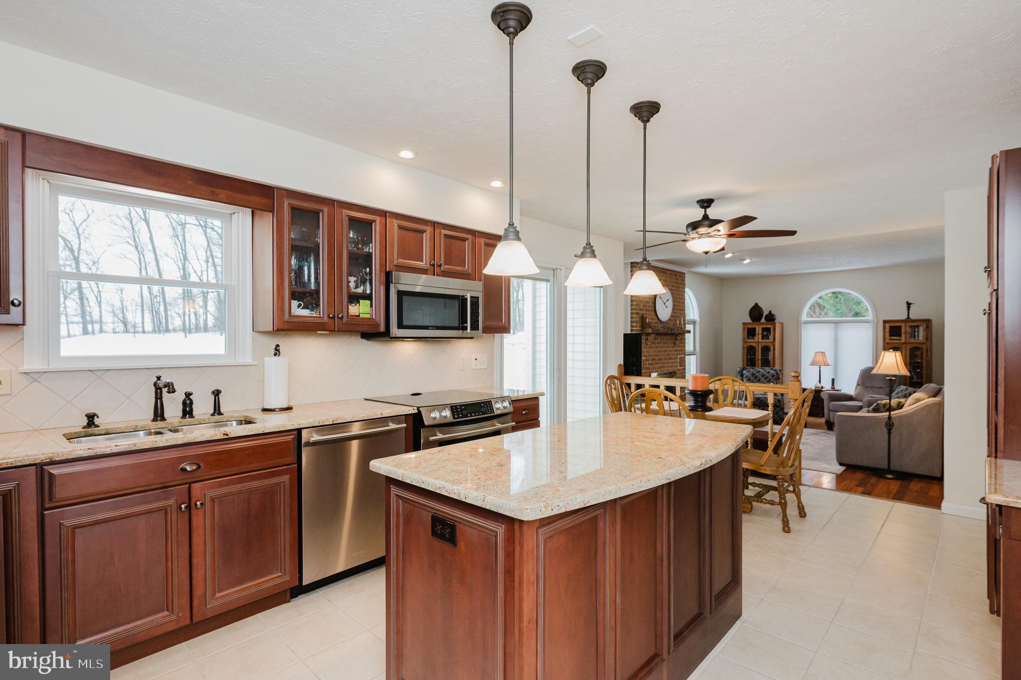 STRAWBERRY FIELDS - Residential