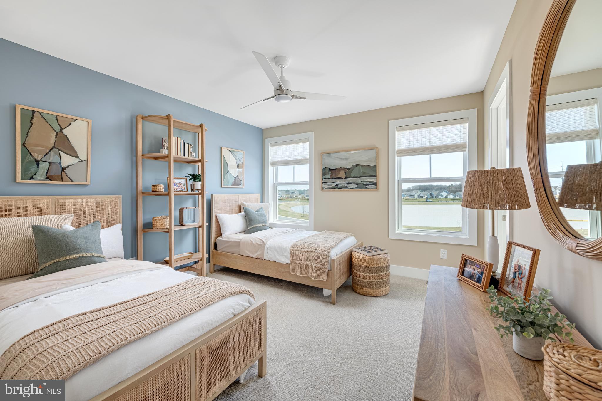 CHANNEL POINTE - Residential