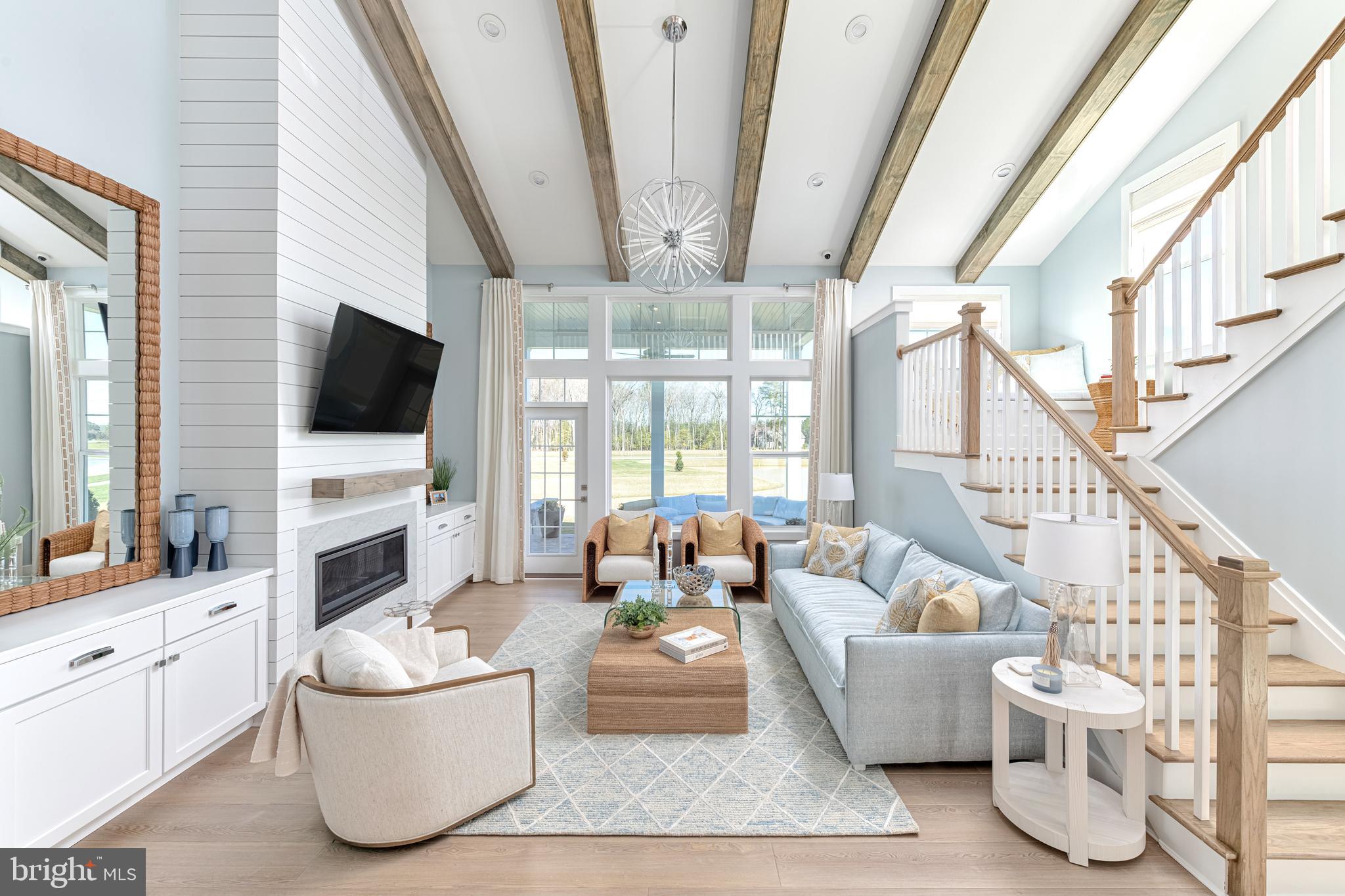 CHANNEL POINTE - Residential