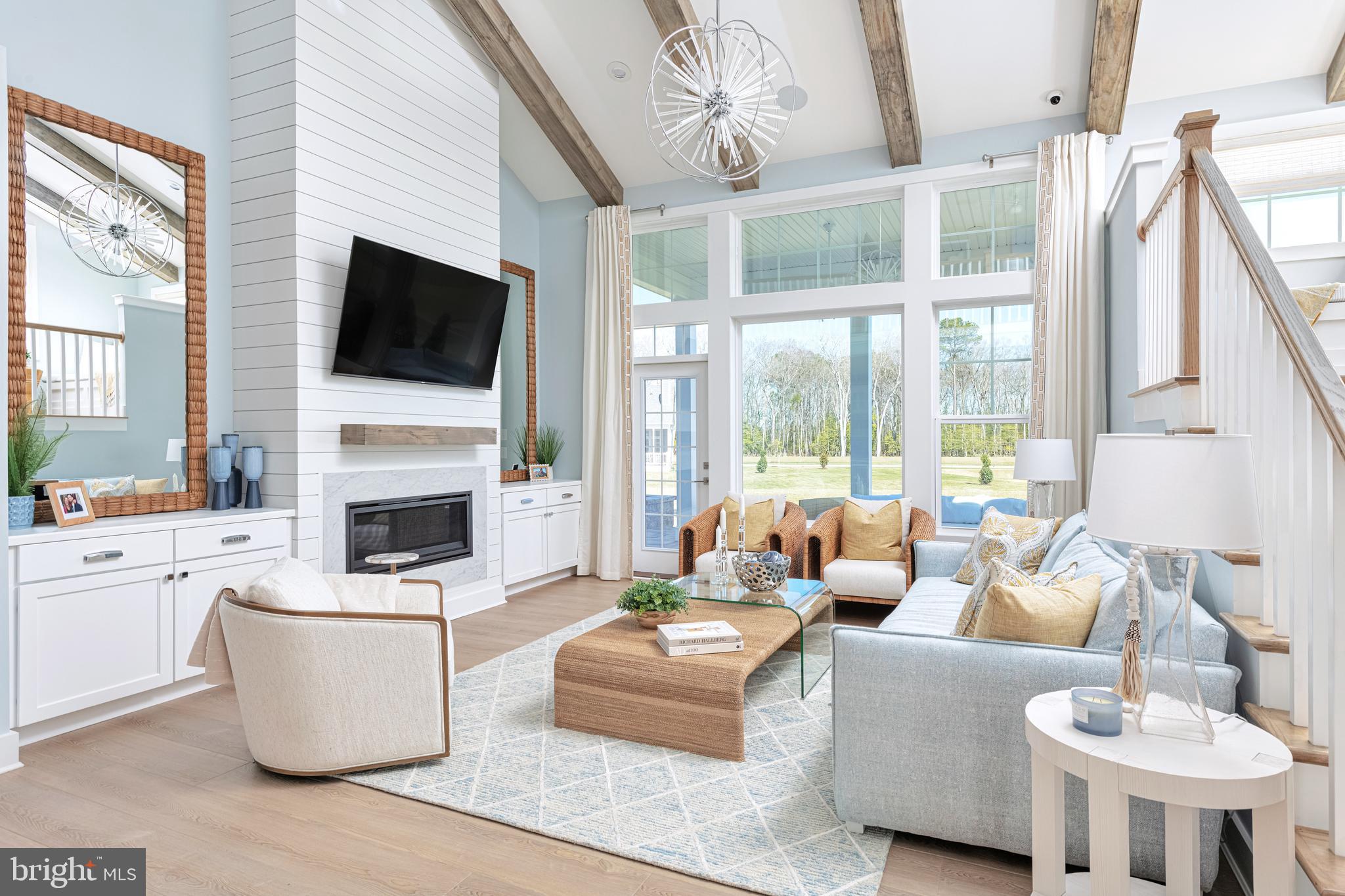 CHANNEL POINTE - Residential