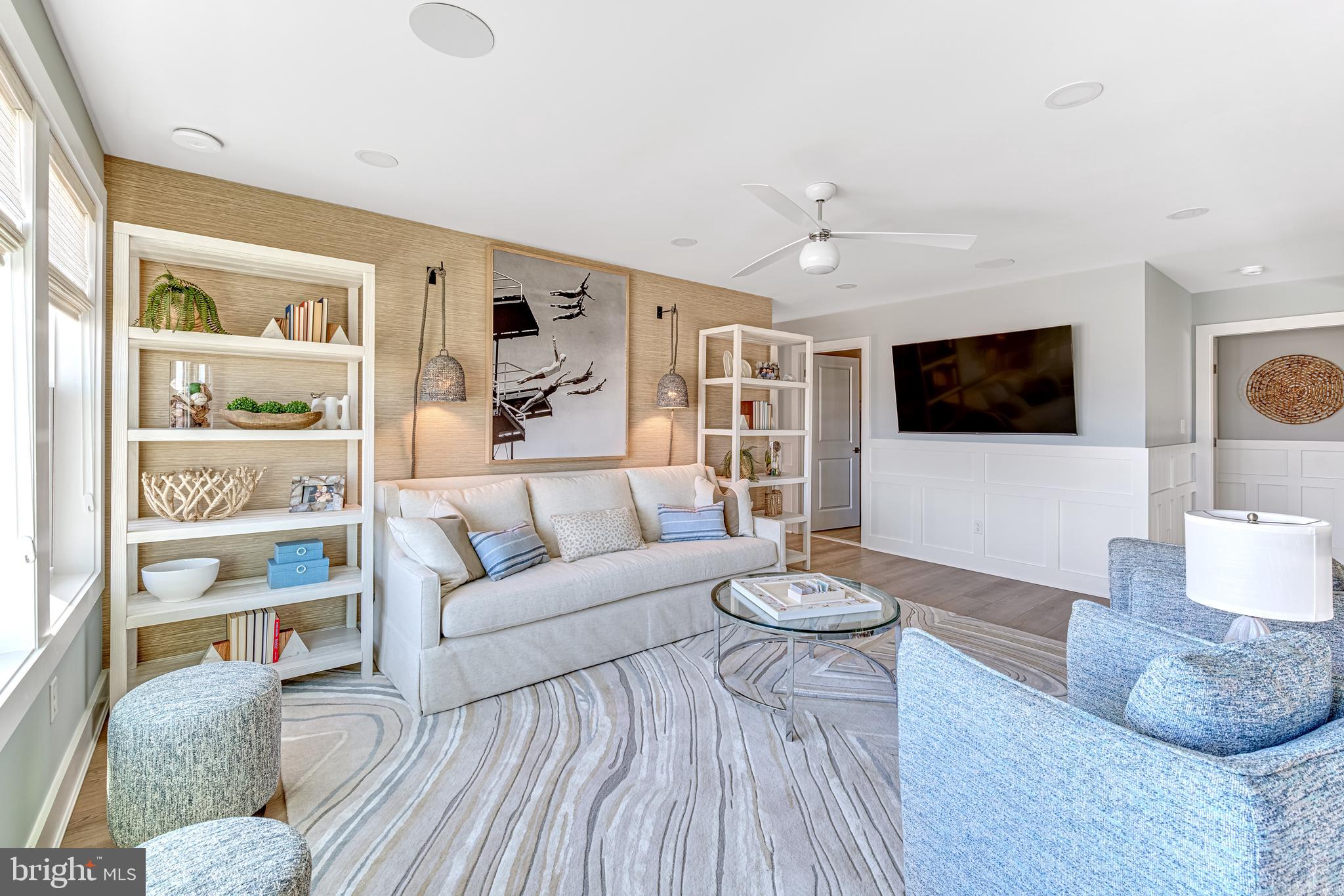 CHANNEL POINTE - Residential