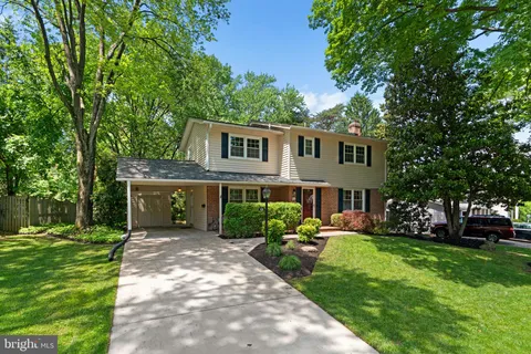 816 Diamond Drive, Gaithersburg, MD MLS: MDMC2180688