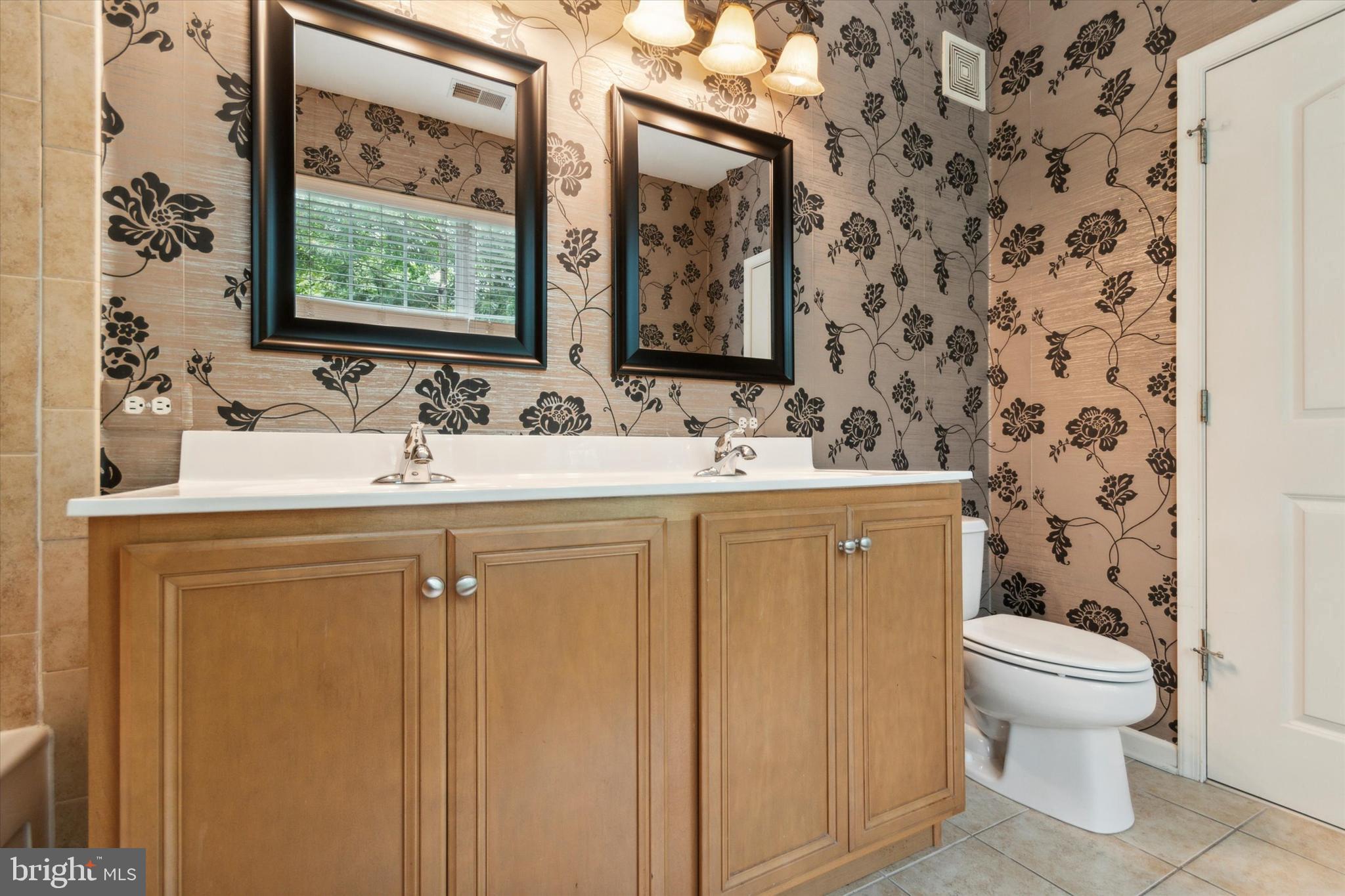 THE HOLLOW AT FOX VA - Residential