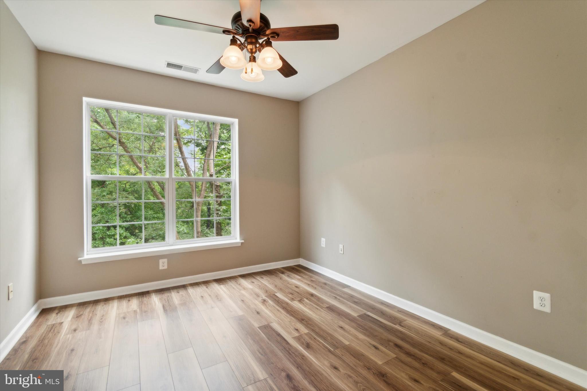 THE HOLLOW AT FOX VA - Residential