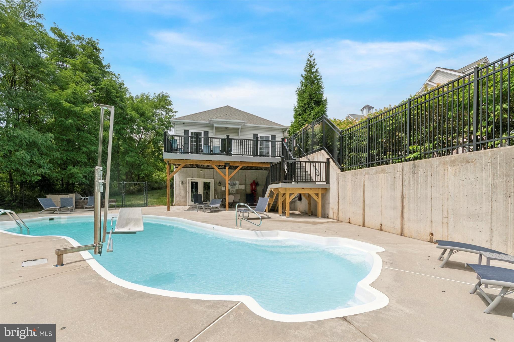 THE HOLLOW AT FOX VA - Residential