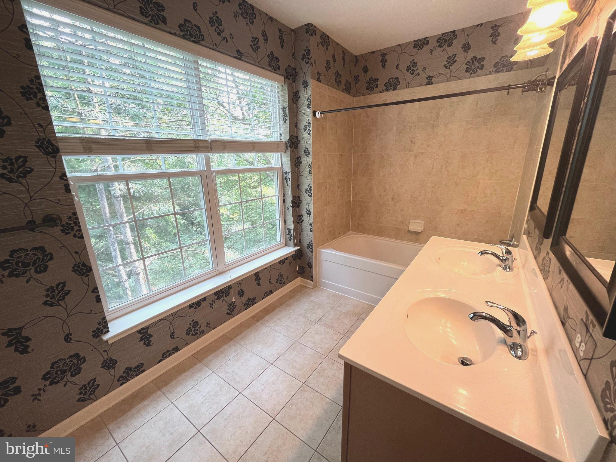 THE HOLLOW AT FOX VA - Residential