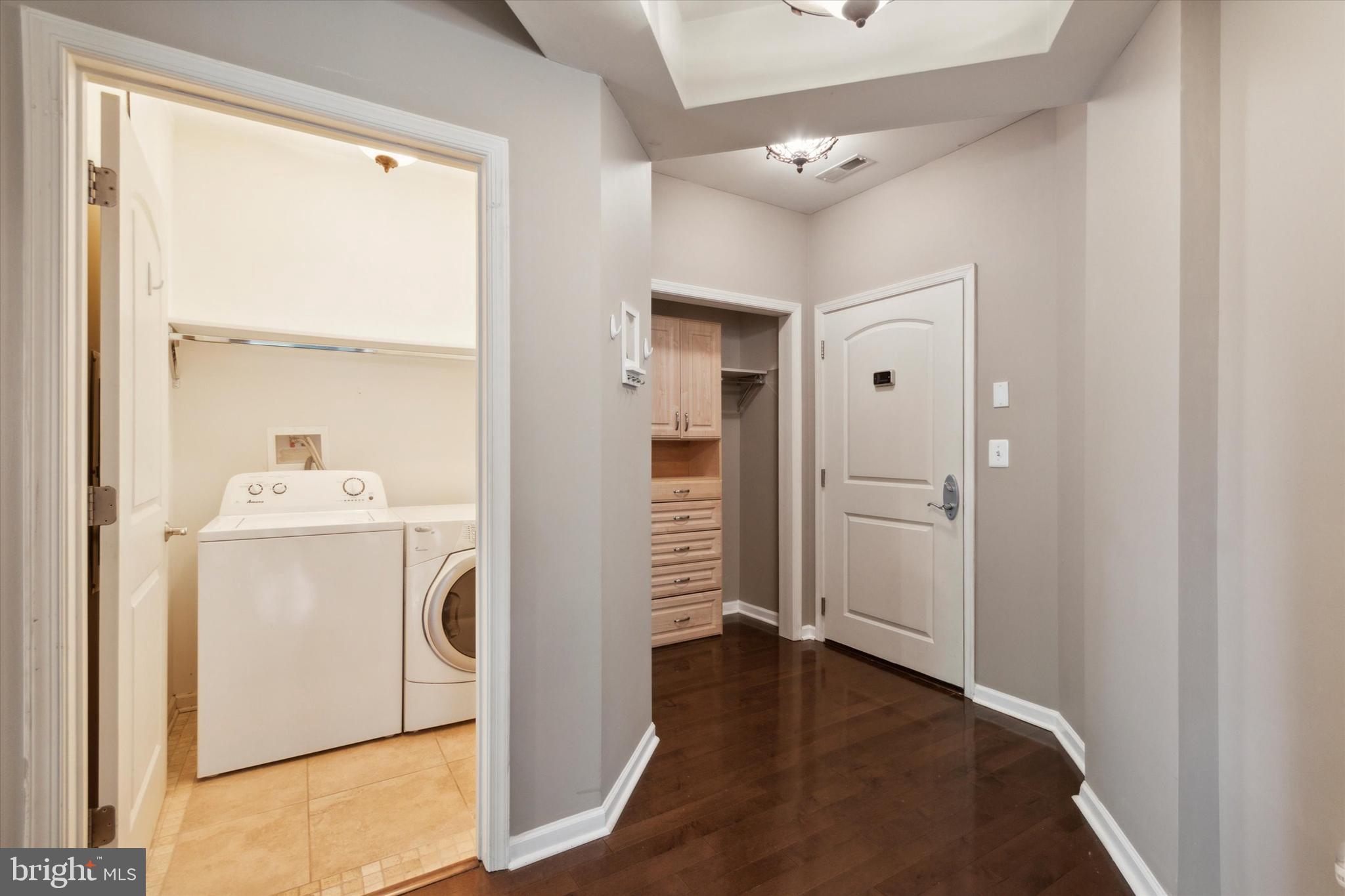 THE HOLLOW AT FOX VA - Residential