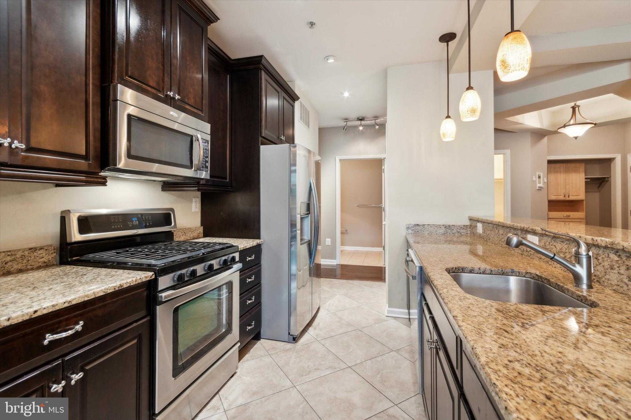 THE HOLLOW AT FOX VA - Residential