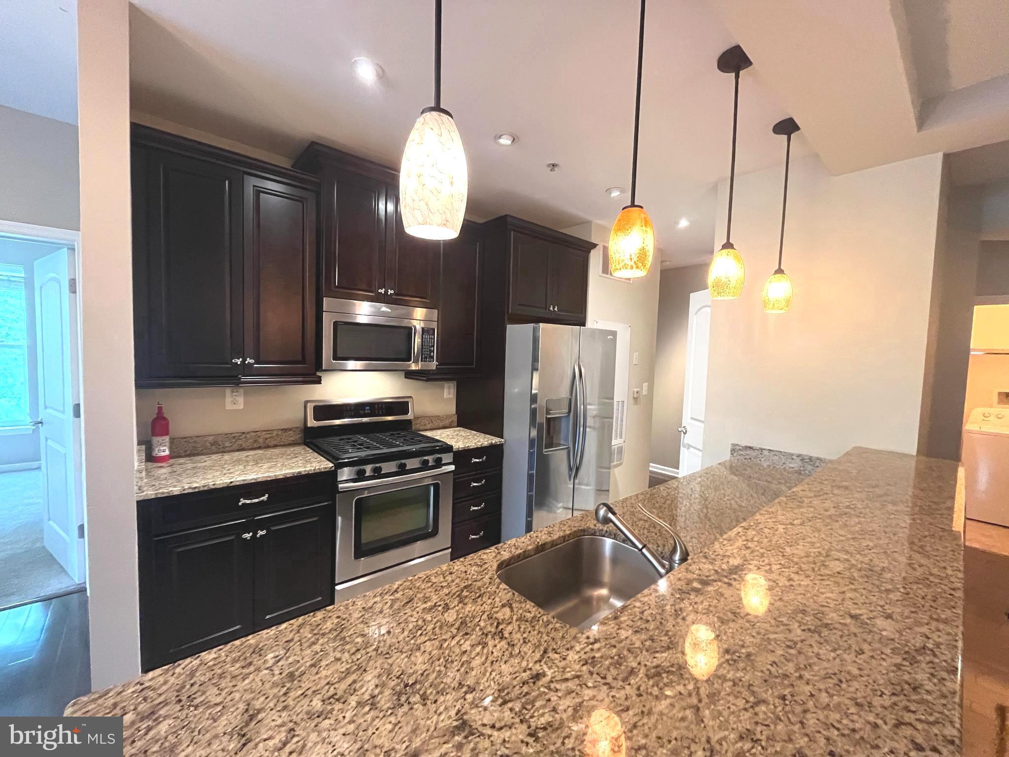 THE HOLLOW AT FOX VA - Residential