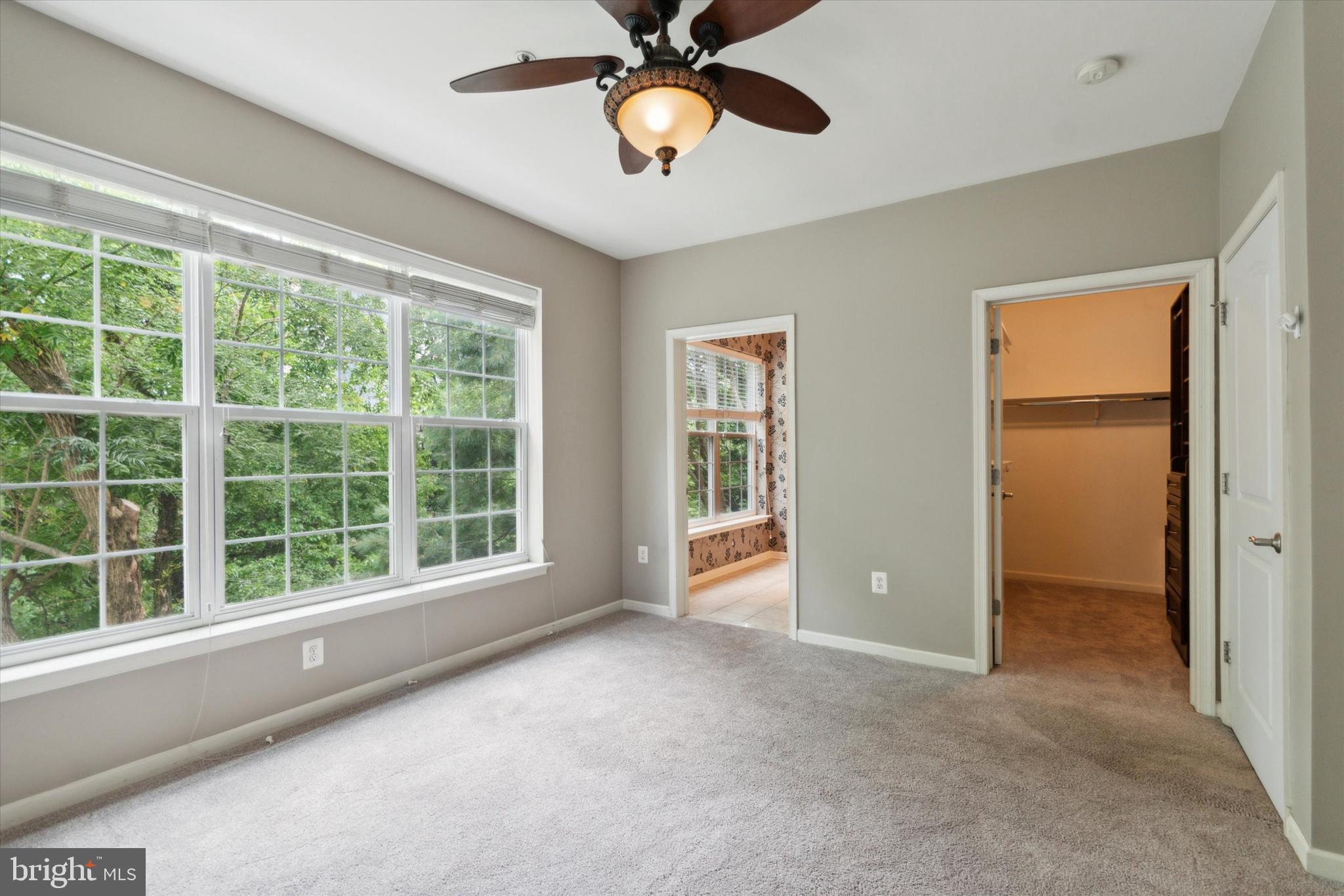 THE HOLLOW AT FOX VA - Residential