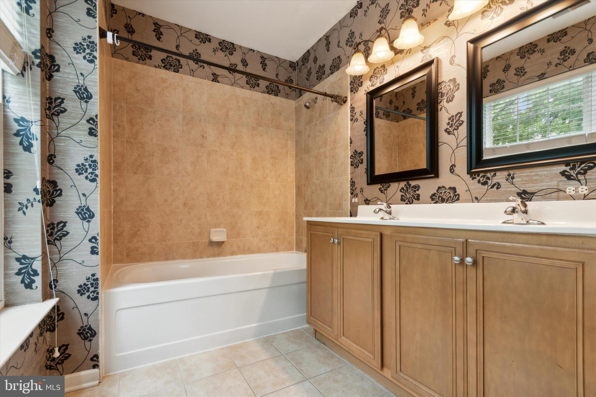 THE HOLLOW AT FOX VA - Residential