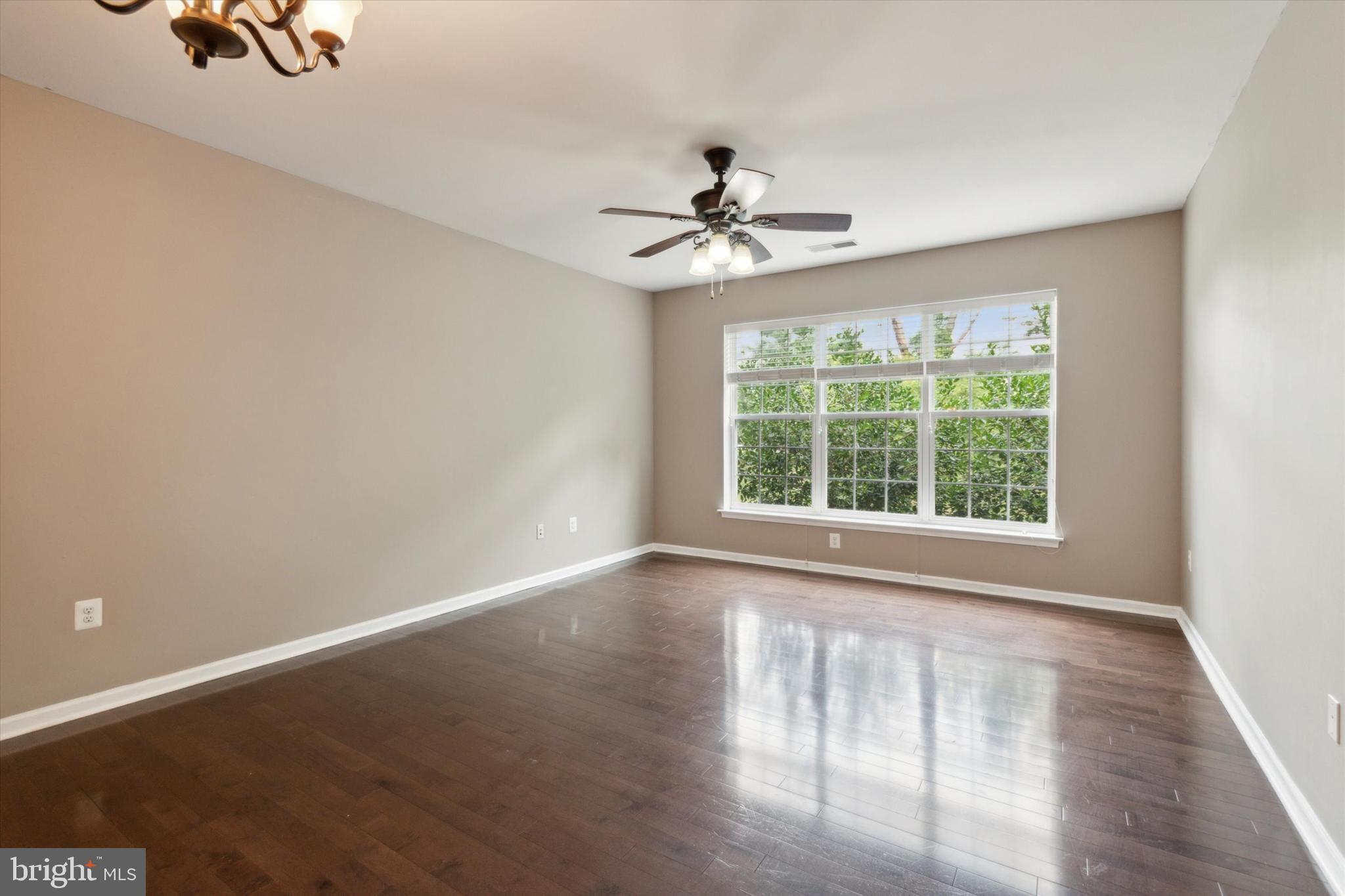 THE HOLLOW AT FOX VA - Residential