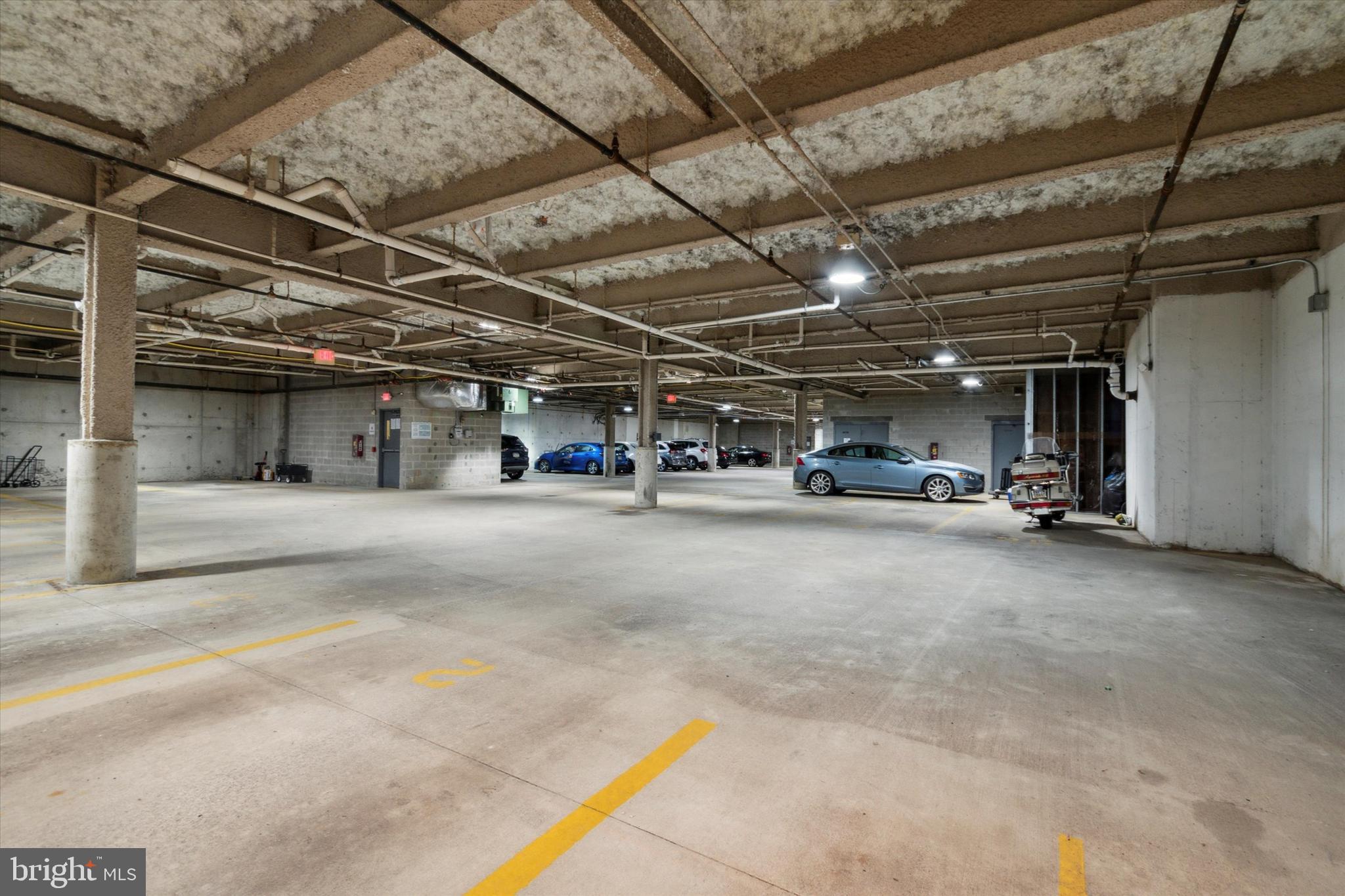 THE HOLLOW AT FOX VA - Residential