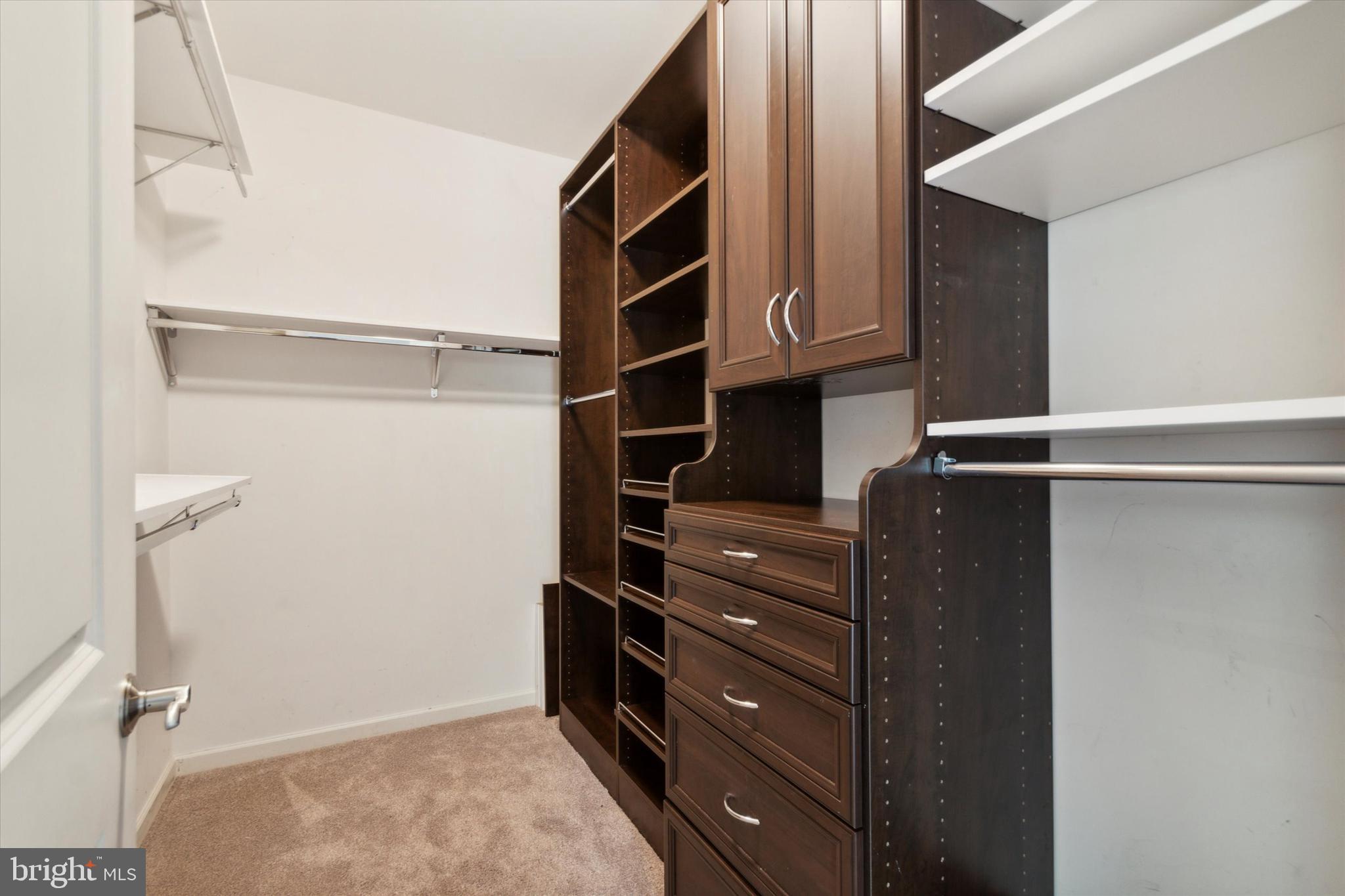 THE HOLLOW AT FOX VA - Residential