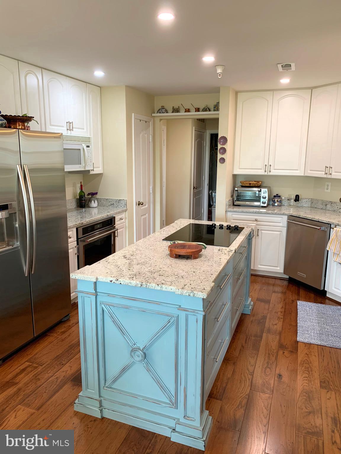 HIGH VIEW AT HUNT VALLEY - Residential Lease