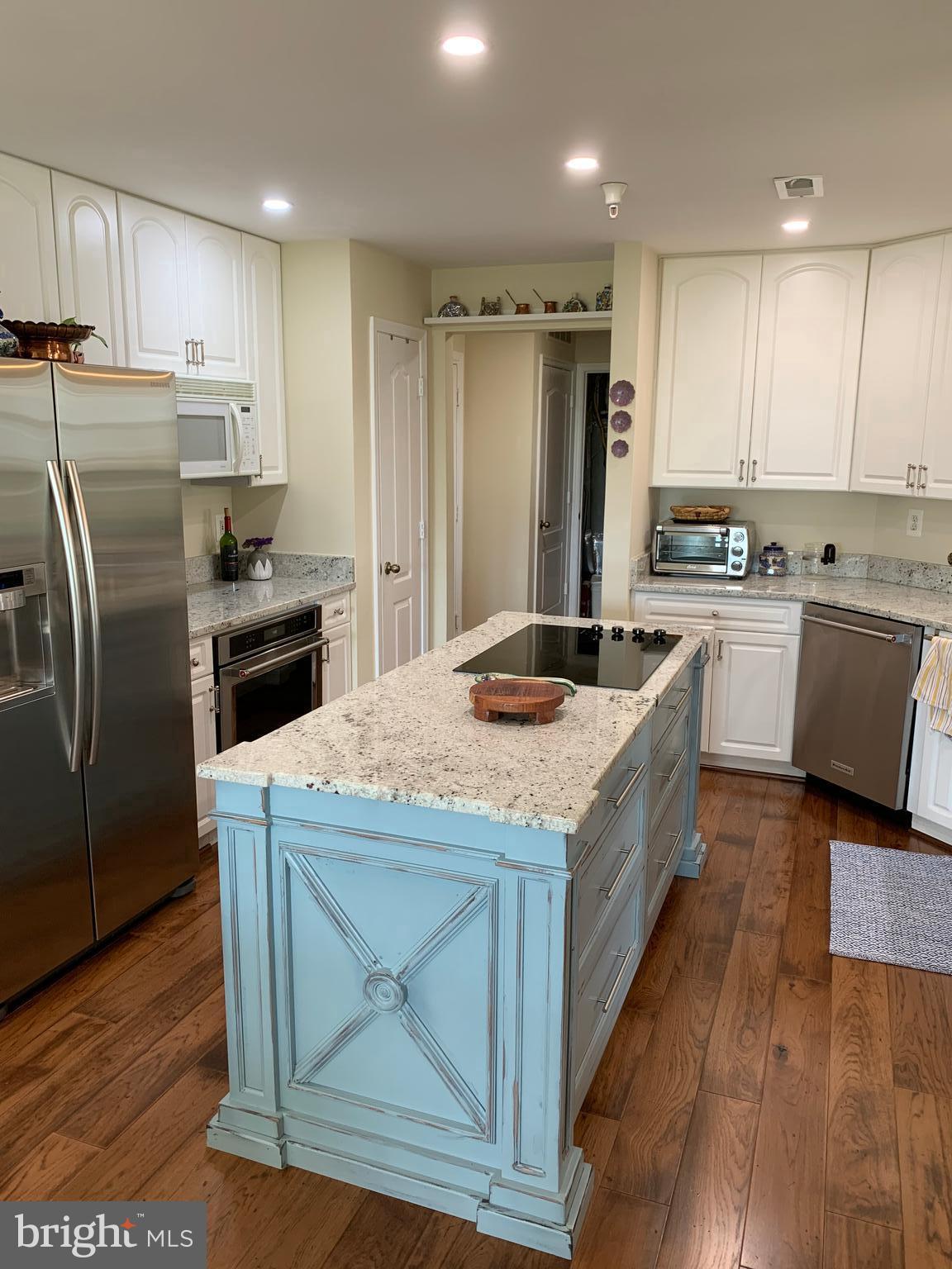 HIGH VIEW AT HUNT VALLEY - Residential Lease