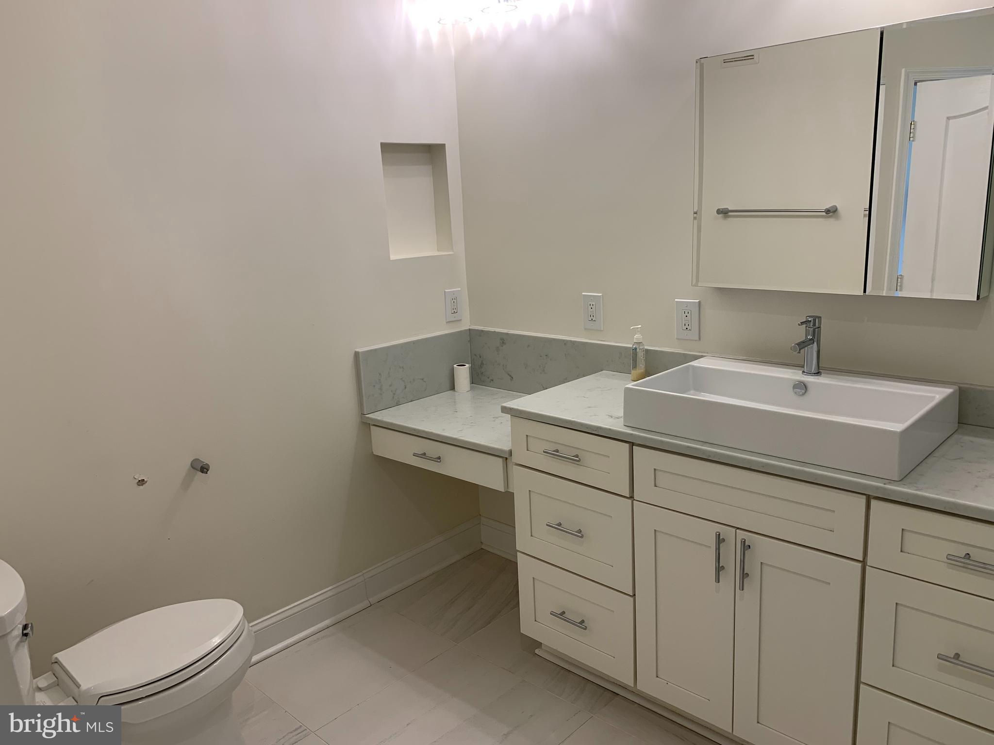 HIGH VIEW AT HUNT VALLEY - Residential Lease