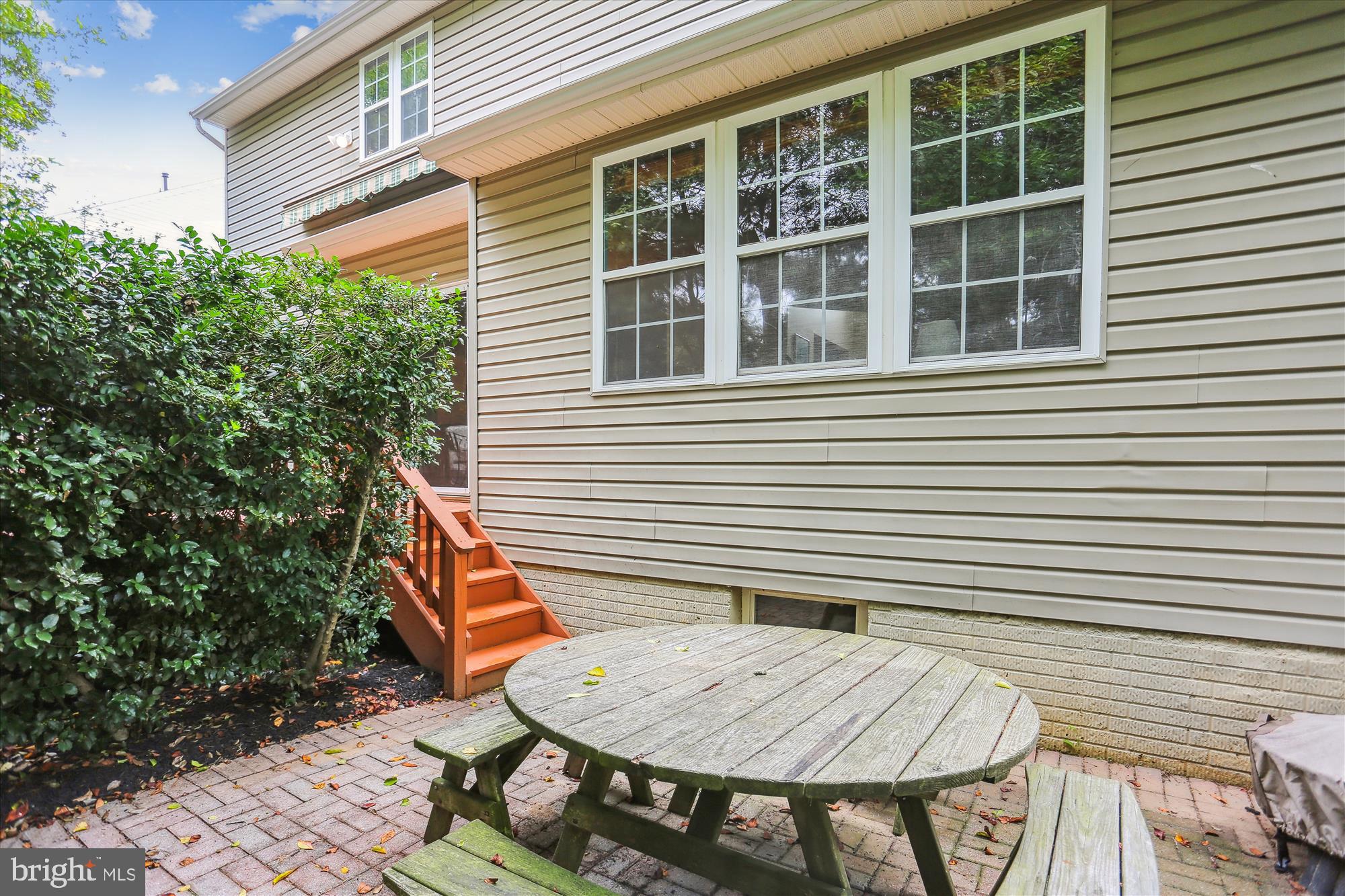 VILLAGE OF RIVER HILL - Residential