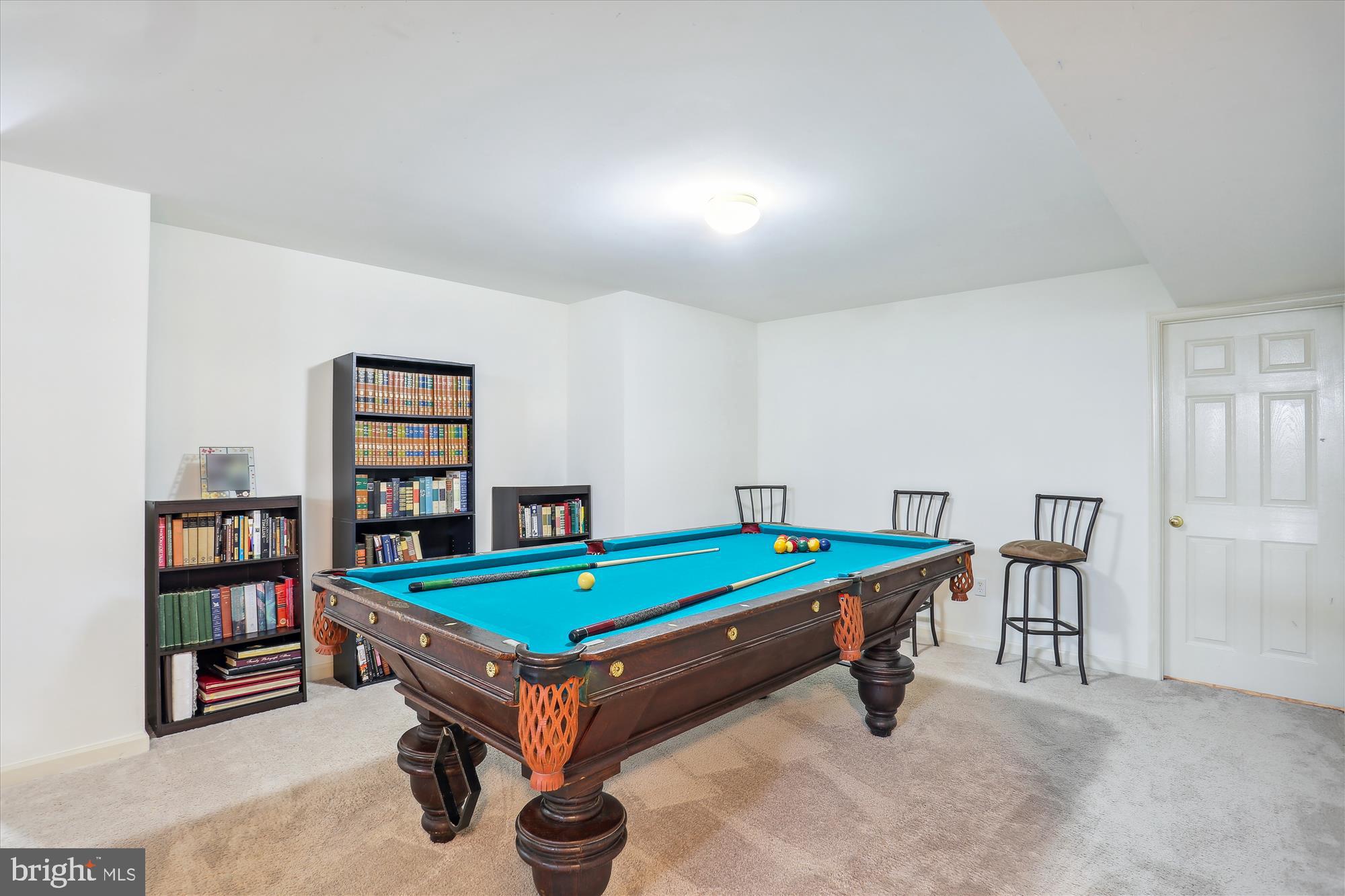 VILLAGE OF RIVER HILL - Residential