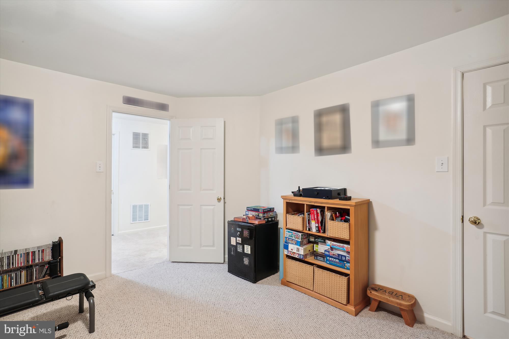 VILLAGE OF RIVER HILL - Residential