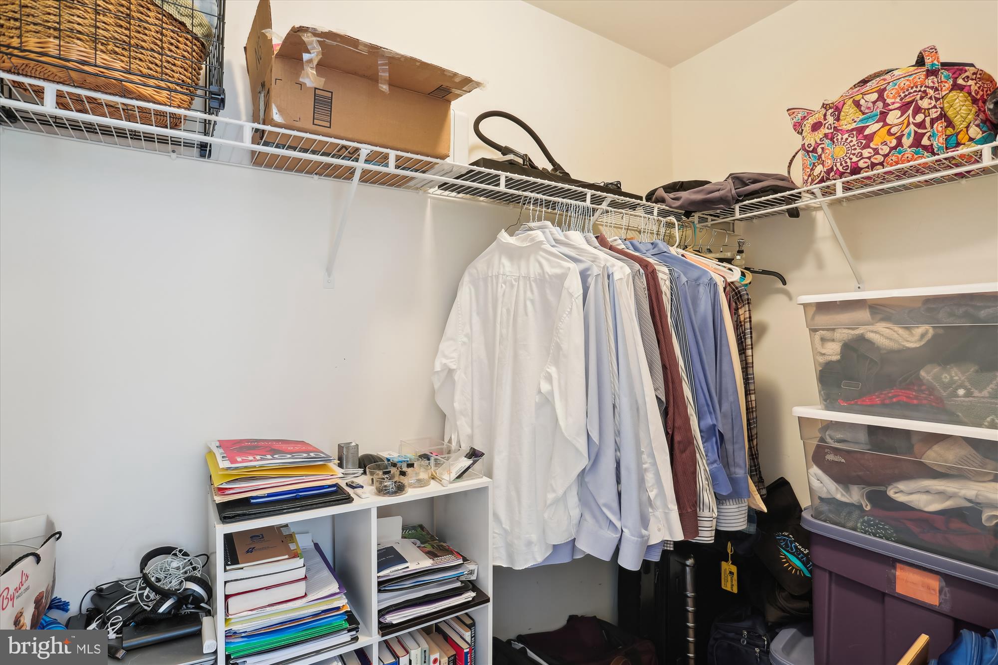 VILLAGE OF RIVER HILL - Residential