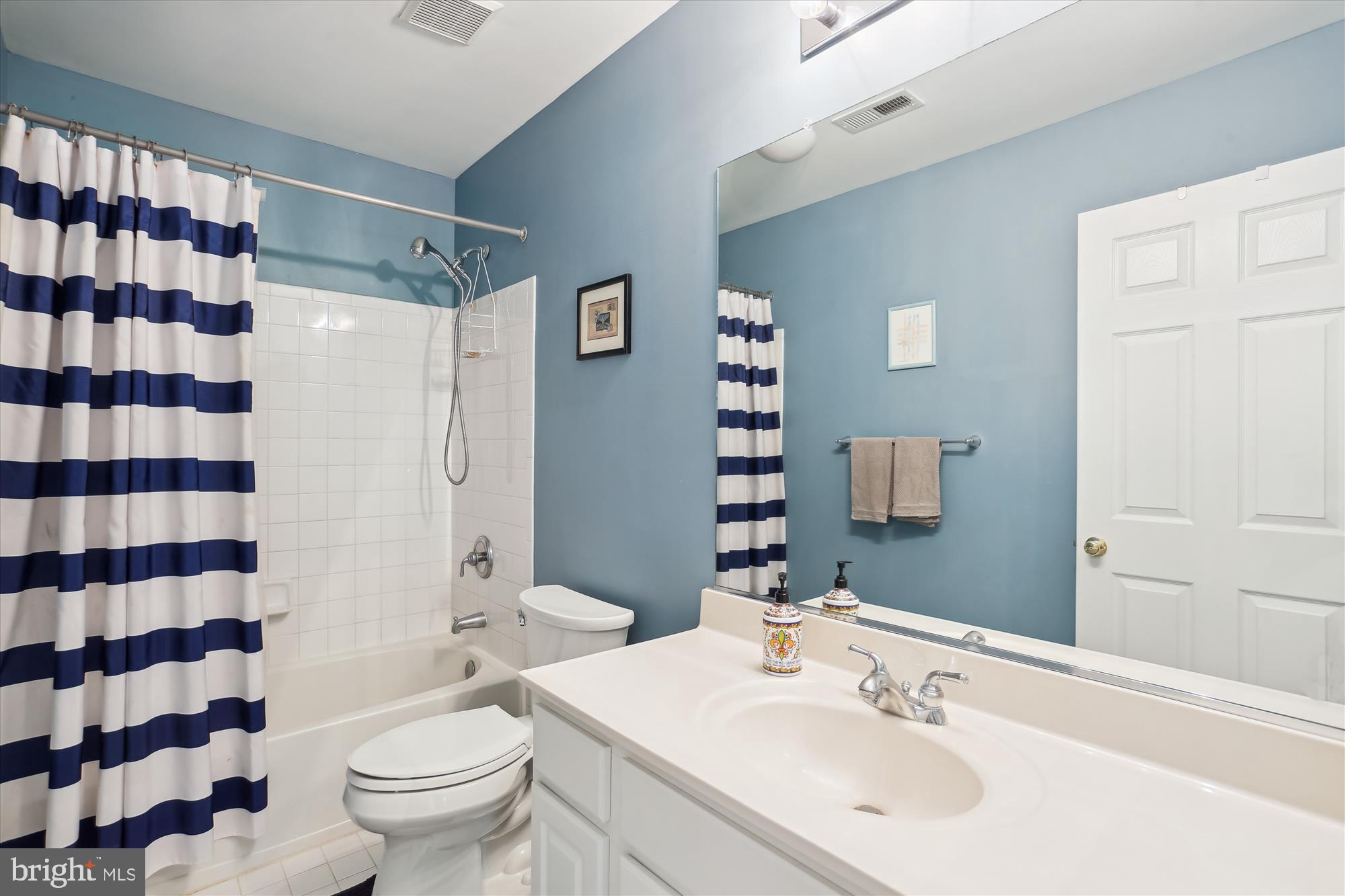 VILLAGE OF RIVER HILL - Residential