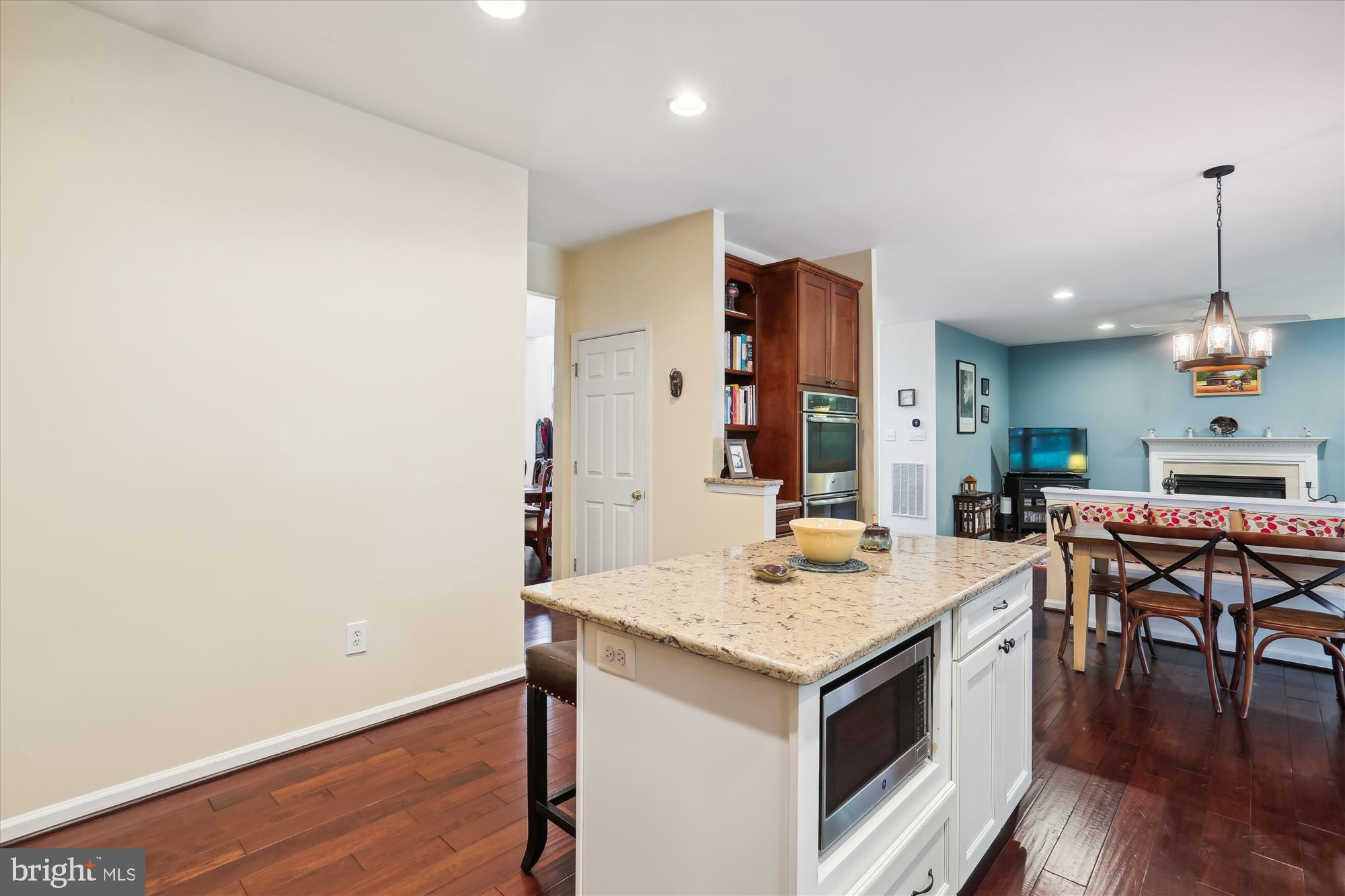 VILLAGE OF RIVER HILL - Residential