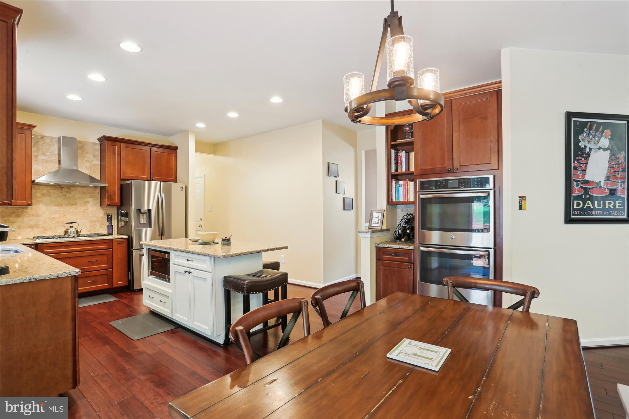 VILLAGE OF RIVER HILL - Residential