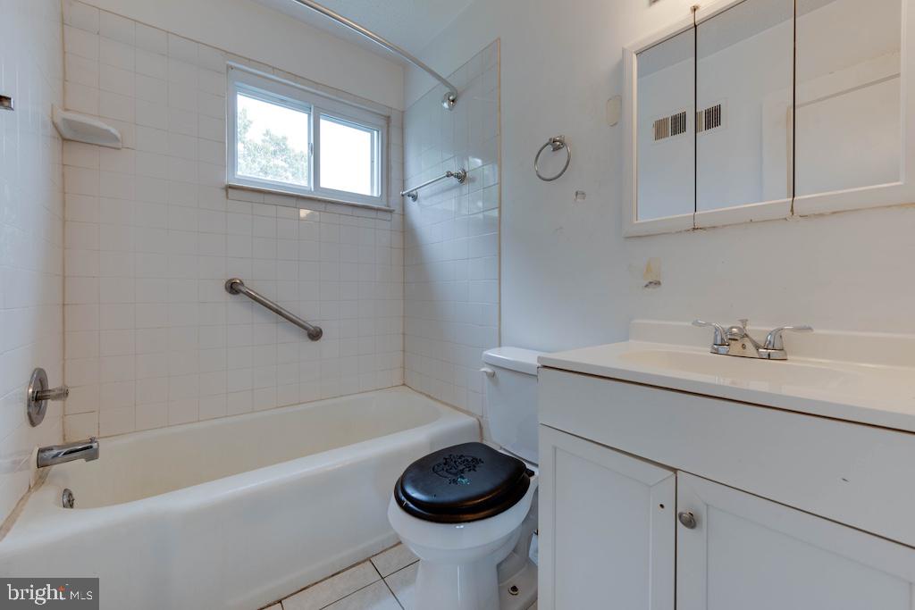 IVERSON VILLAGE CONDO - Residential