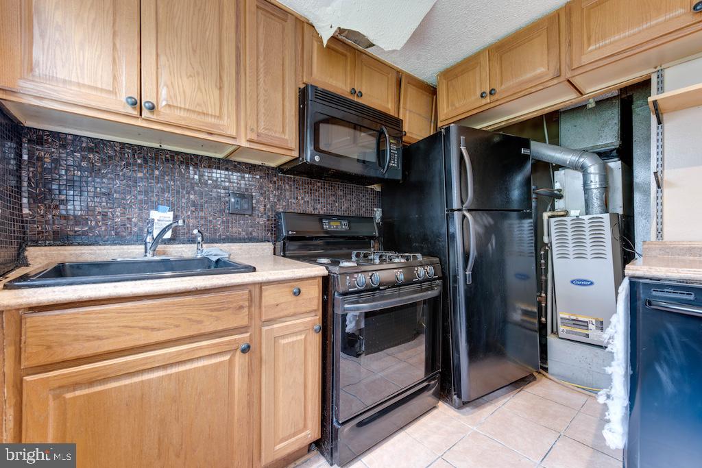 IVERSON VILLAGE CONDO - Residential