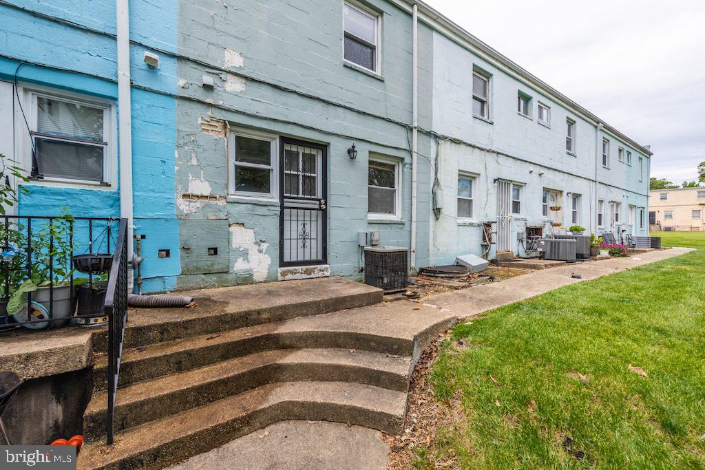 IVERSON VILLAGE CONDO - Residential