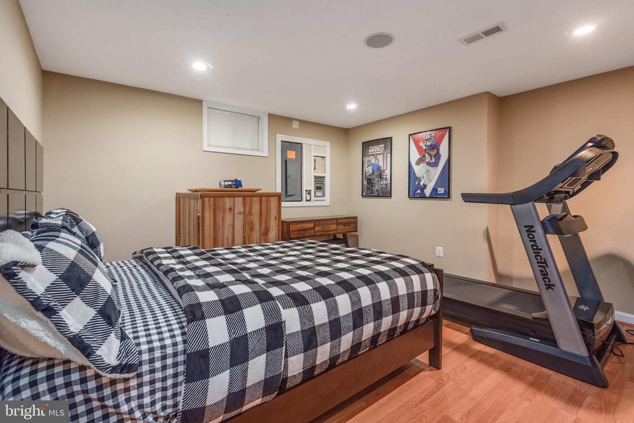 HOLLY BROOK/SPRINGVALE - Residential