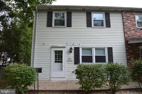 Photo of 814 S State Street, Ephrata, PA 17522 (MLS # PALA2057382)