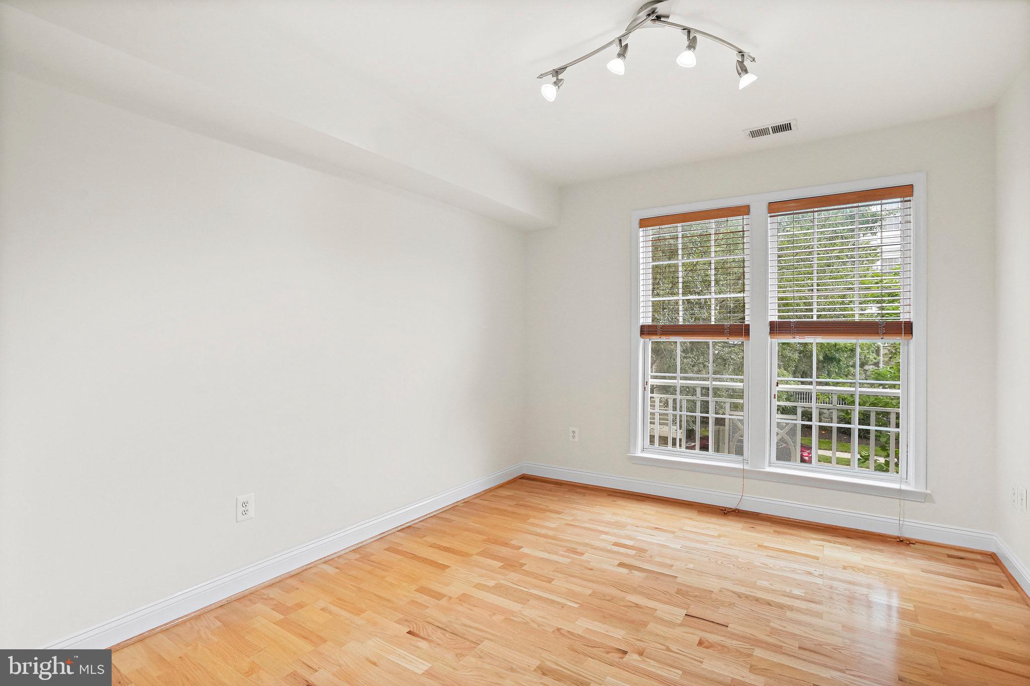 KING FARM BAILEYS COMMON - Residential