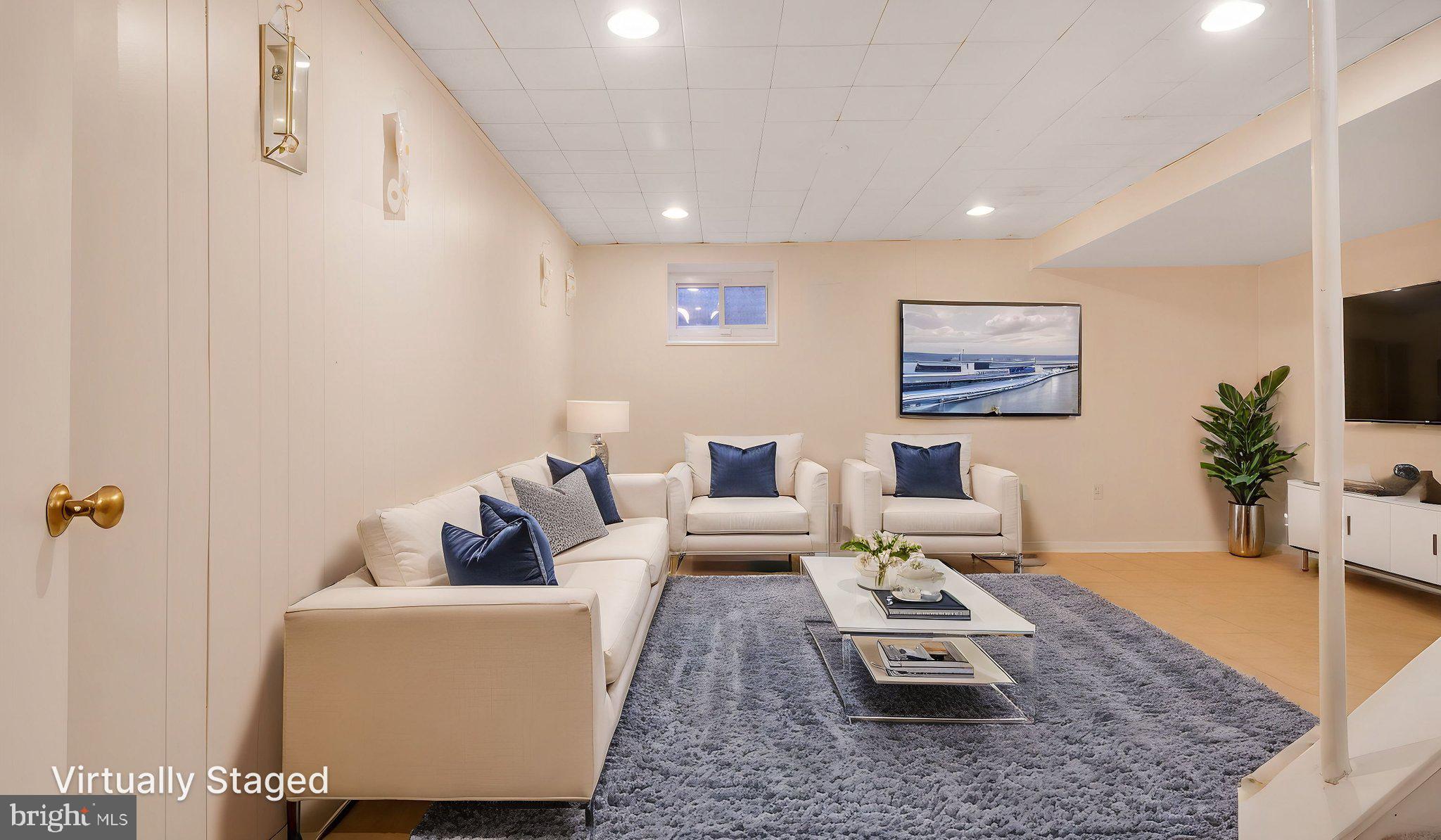 POTOMAC WOODS - Residential