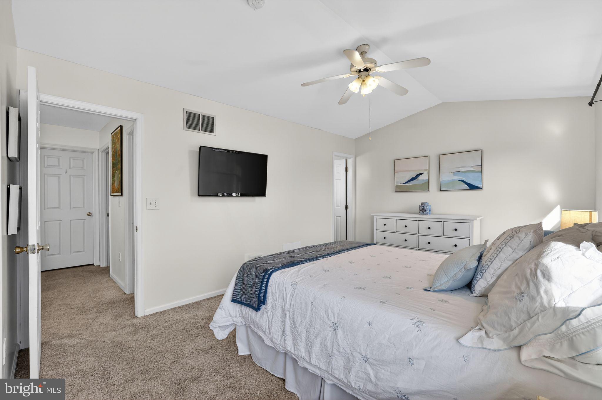 SELBY ON THE BAY - Residential