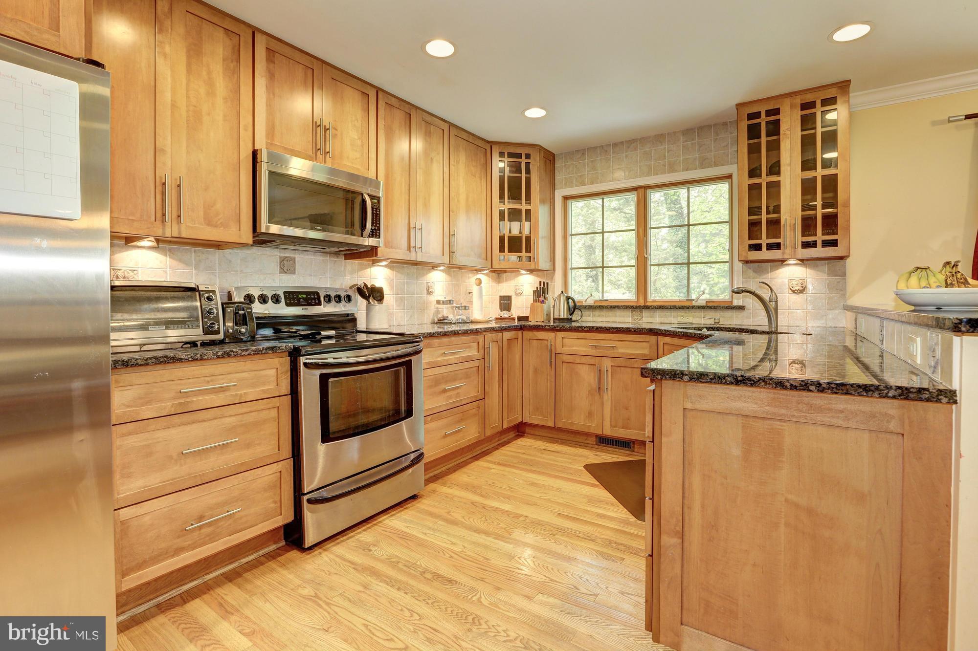 MANOR WOODS - Residential