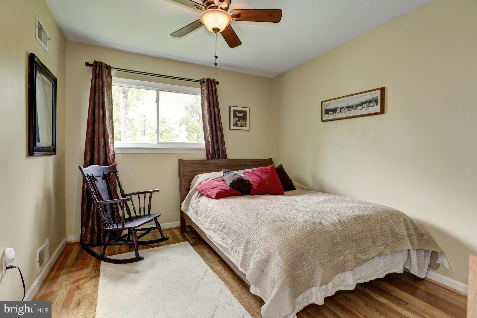 MANOR WOODS - Residential