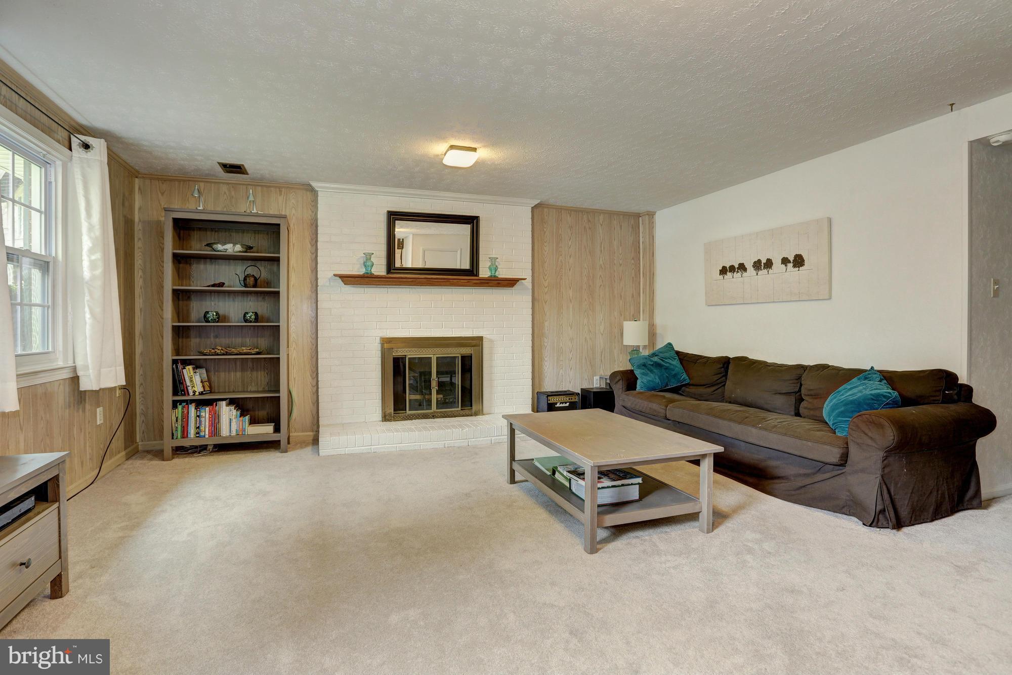 MANOR WOODS - Residential