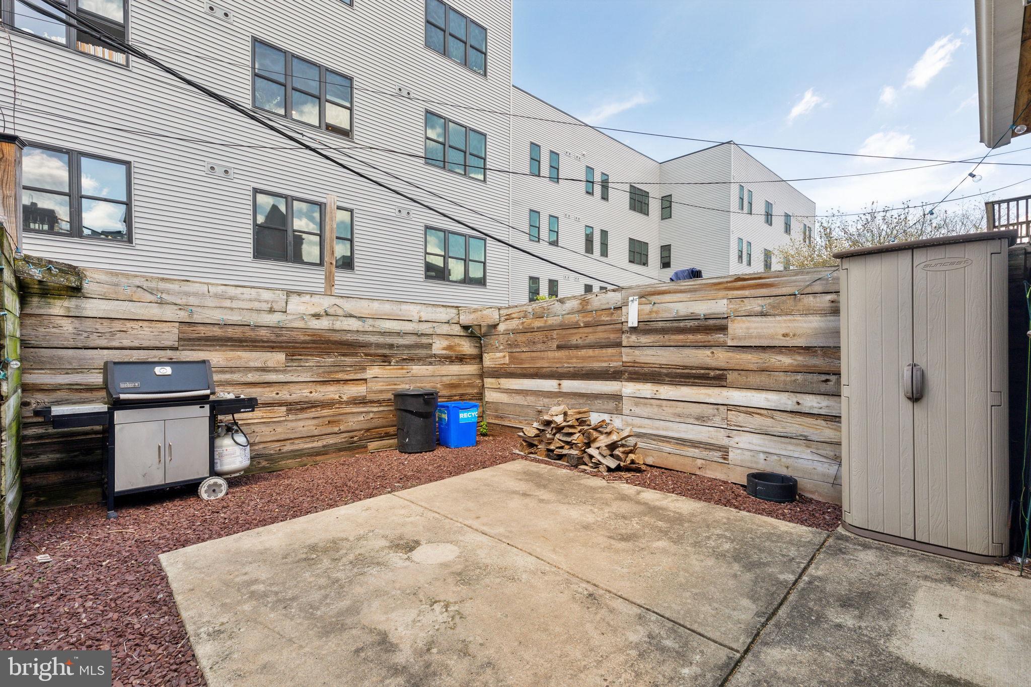 FAIRMOUNT - Residential