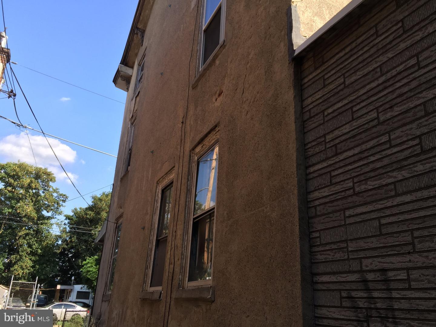 WEST OAK LANE - Residential