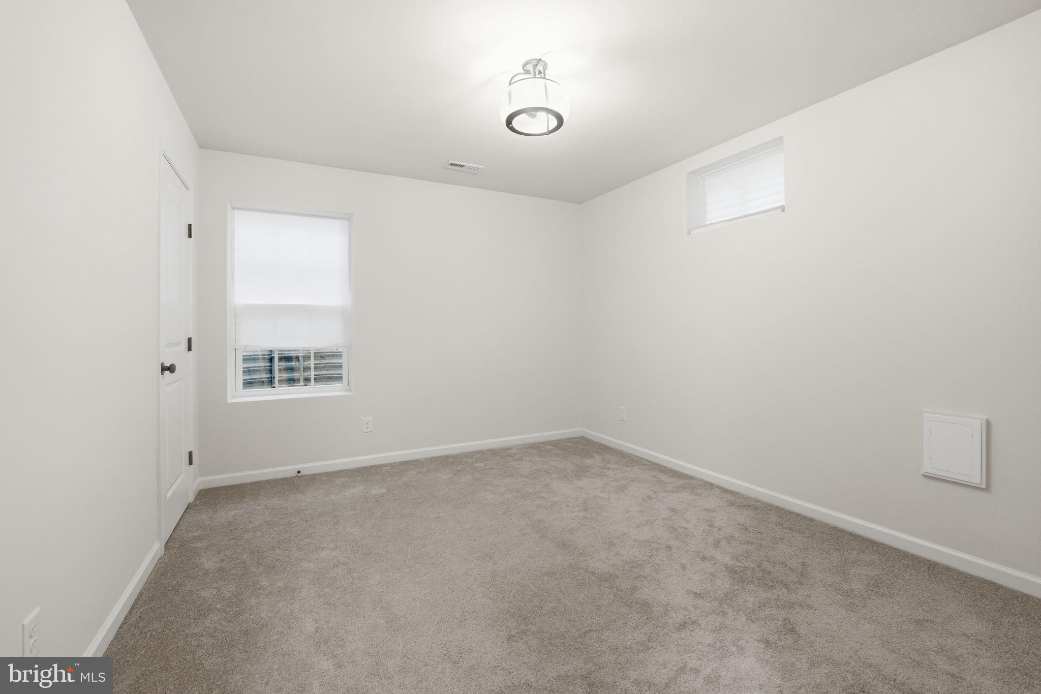 UPPER REDOUBT HEIGHTS - Residential