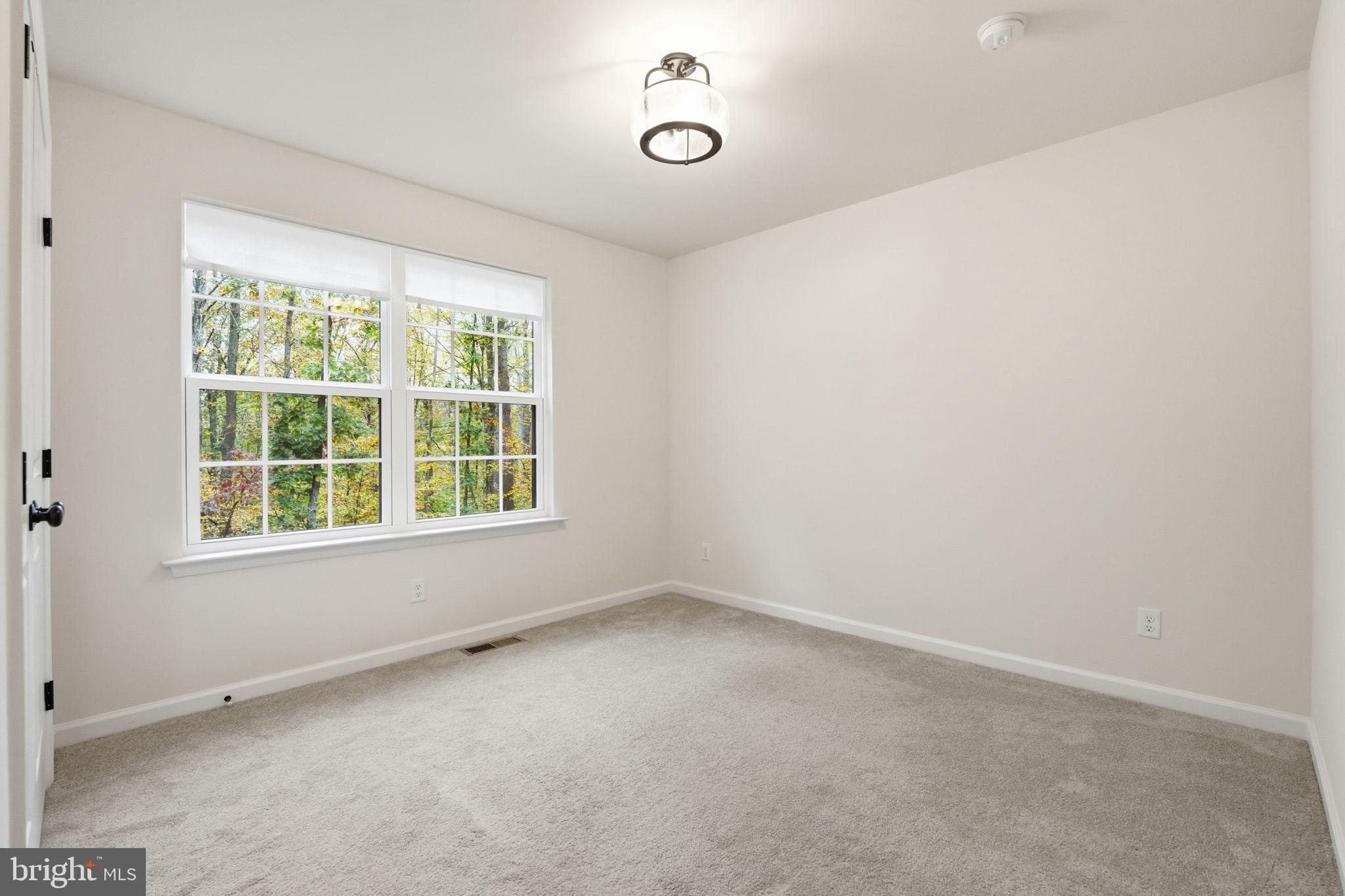 UPPER REDOUBT HEIGHTS - Residential