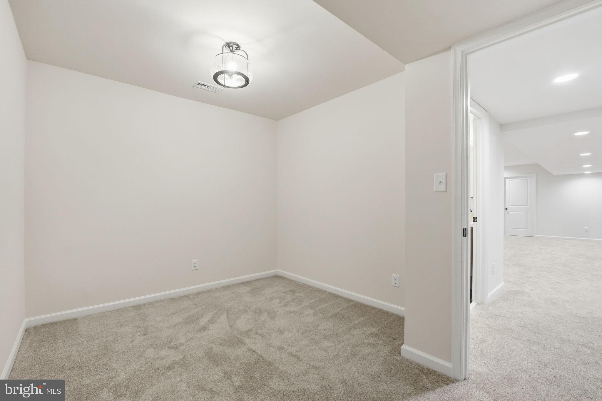 UPPER REDOUBT HEIGHTS - Residential