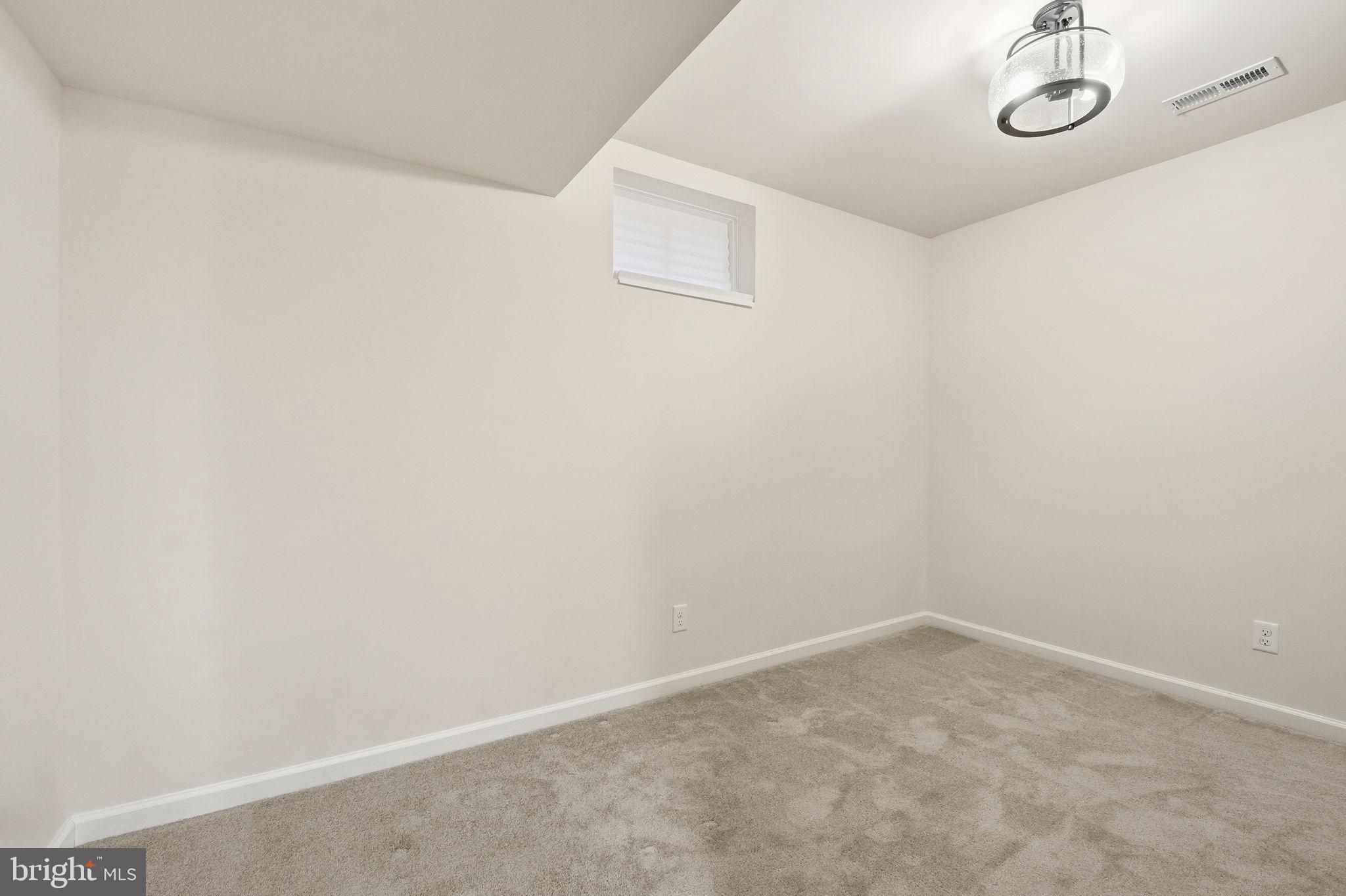 UPPER REDOUBT HEIGHTS - Residential