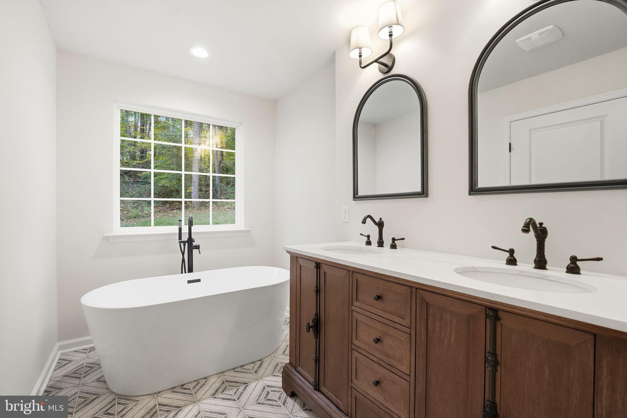 UPPER REDOUBT HEIGHTS - Residential