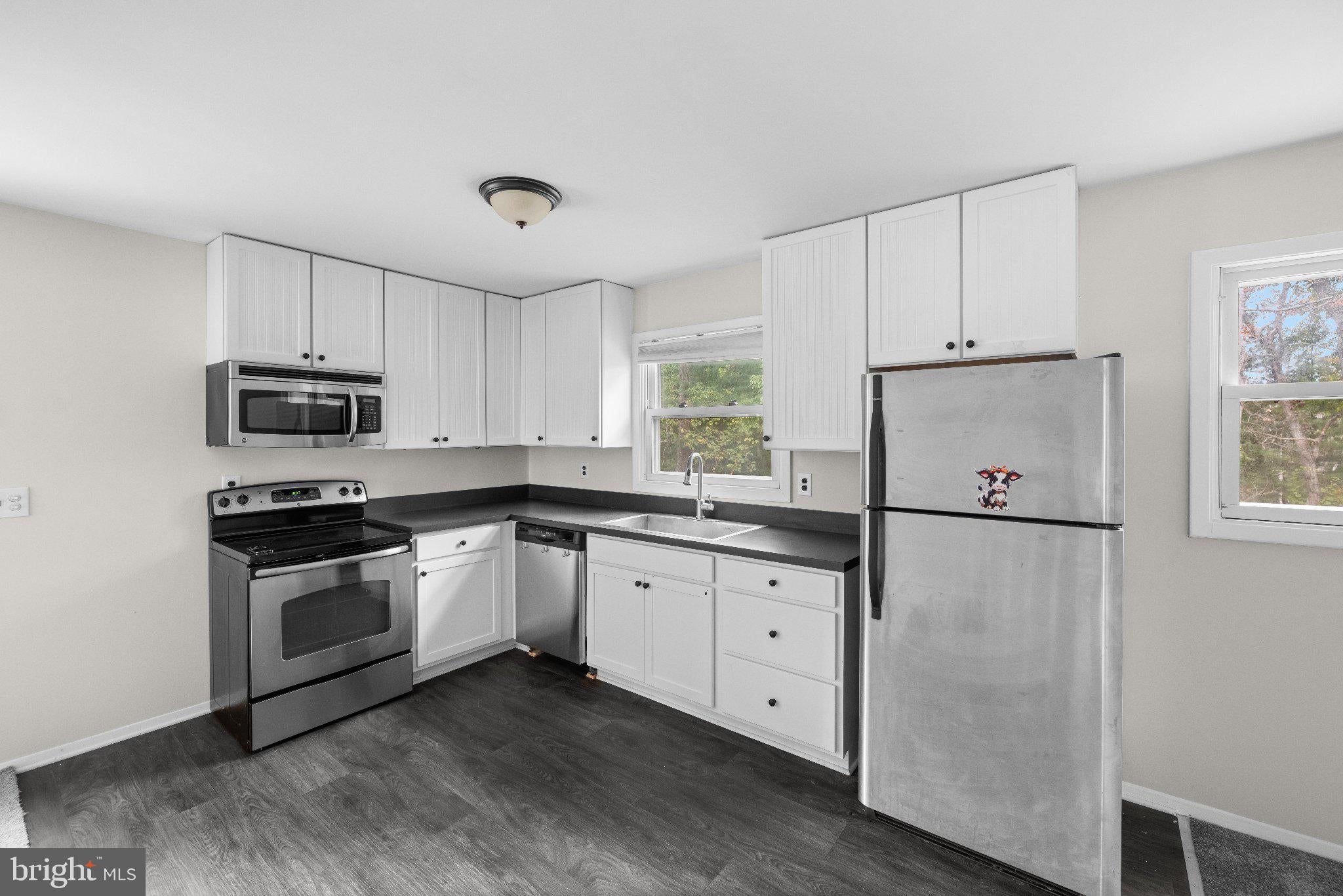 1512 CARRIAGE HILL DRIVE