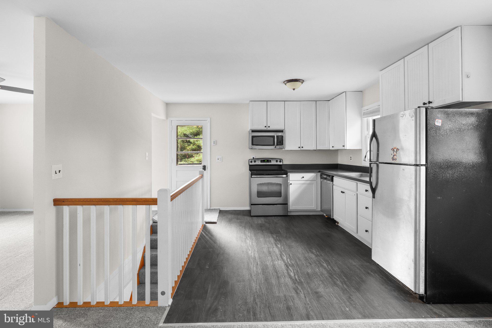 1512 CARRIAGE HILL DRIVE