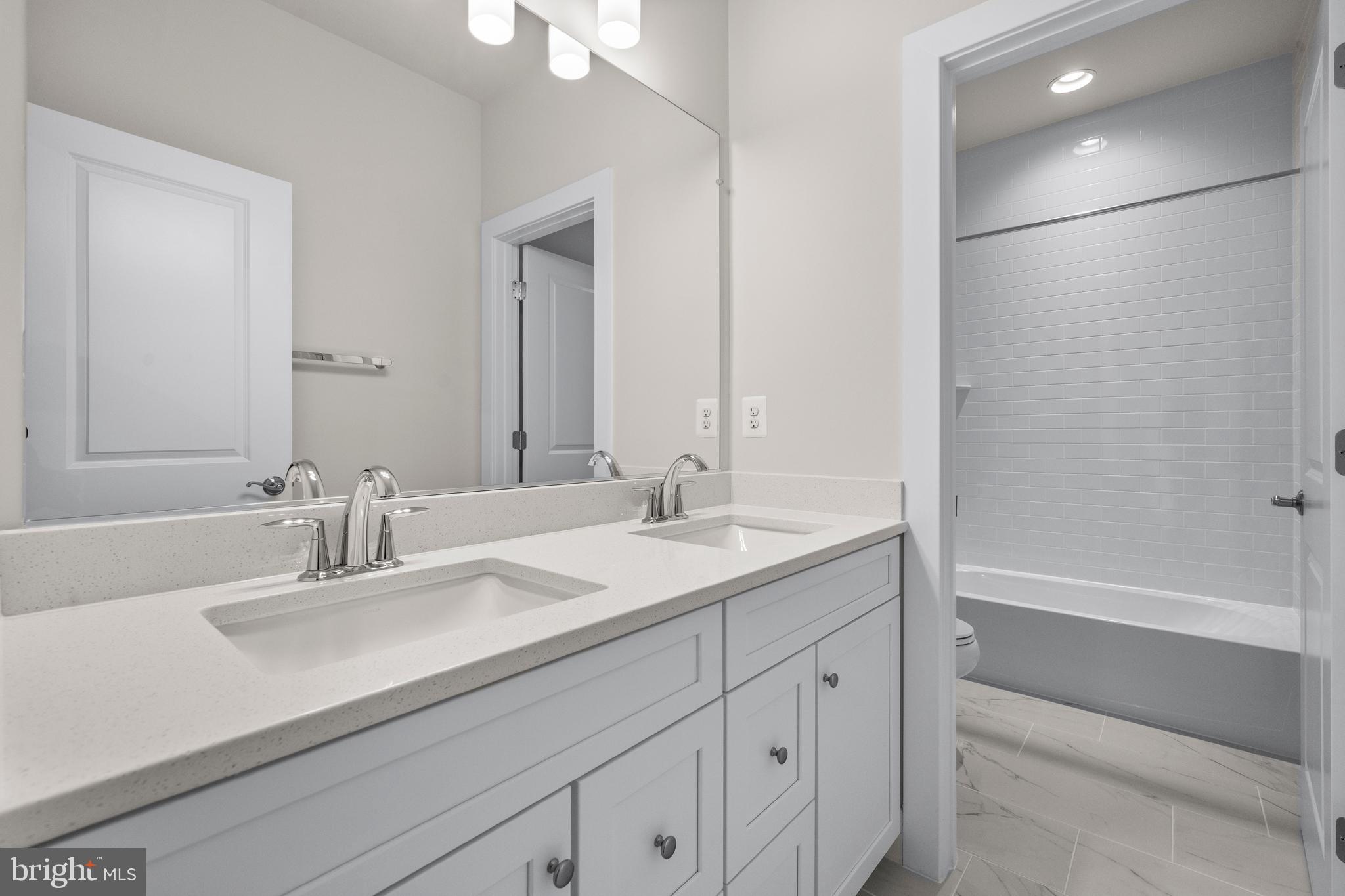 PIMMIT HILLS - Residential