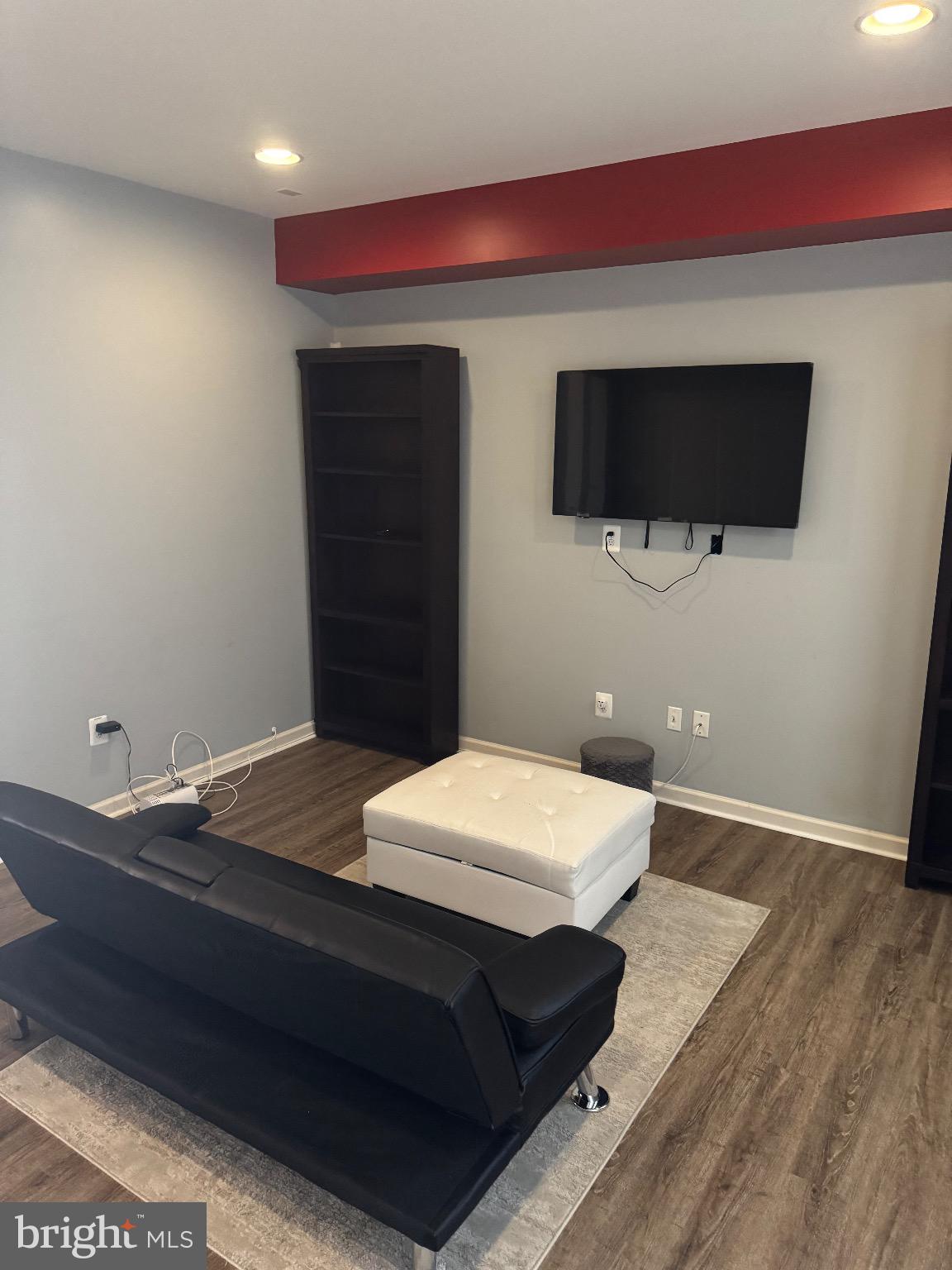 SEVERN WOODS - Residential Lease